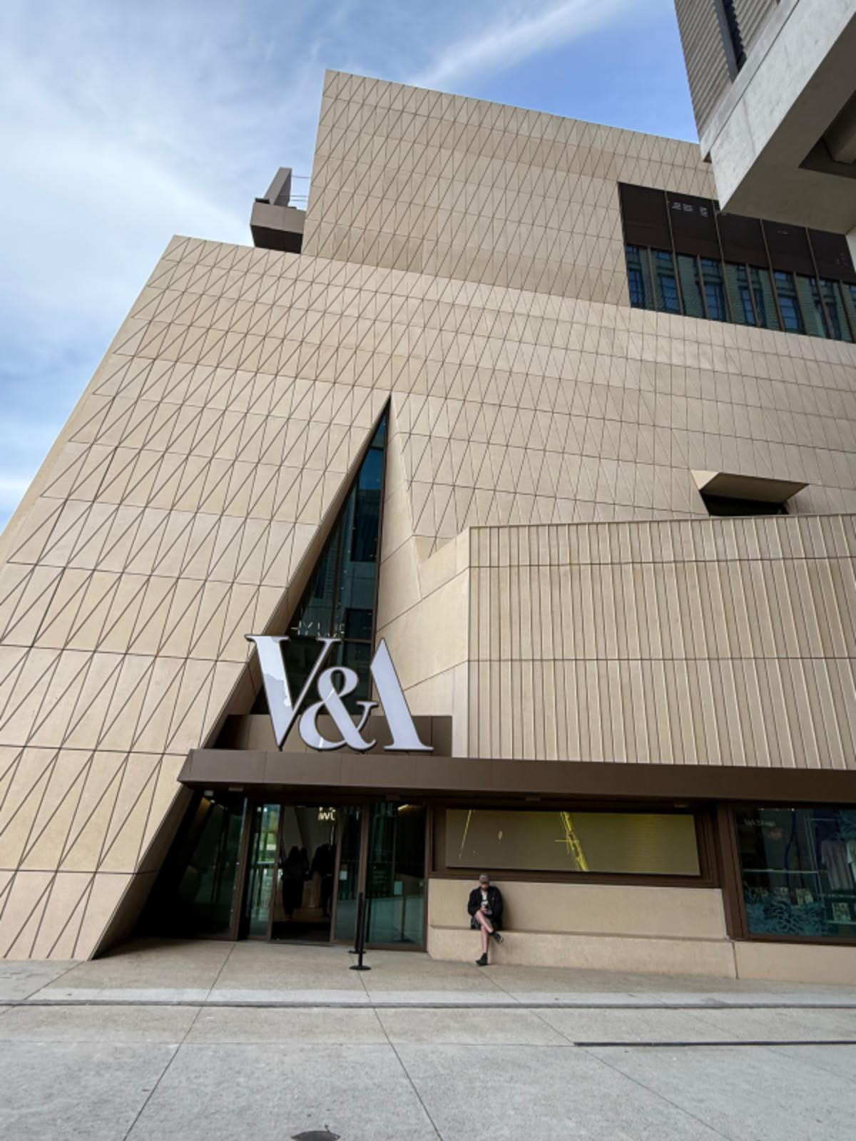 IFNOTNOWWHEN CHECK OUT THE NEW V&amp;A EAST