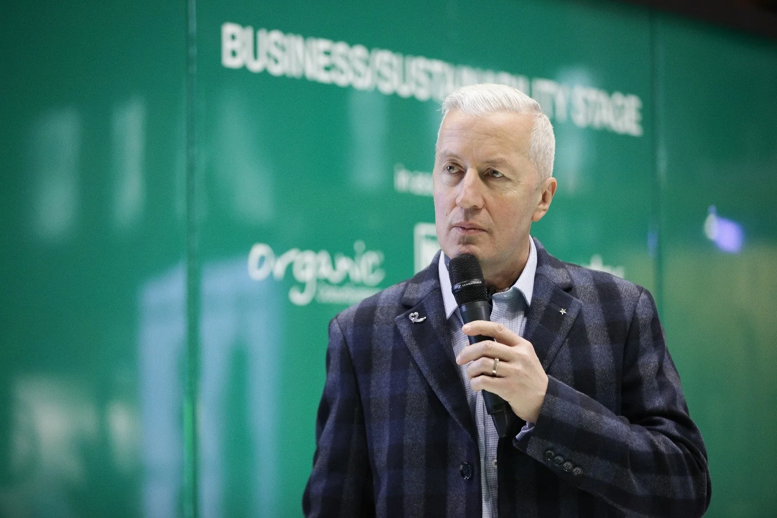 Guest Artist – WELOVE Presents: David Drew, ‘WINNING AT BUSINESS IN CHALLENGING TIMES’