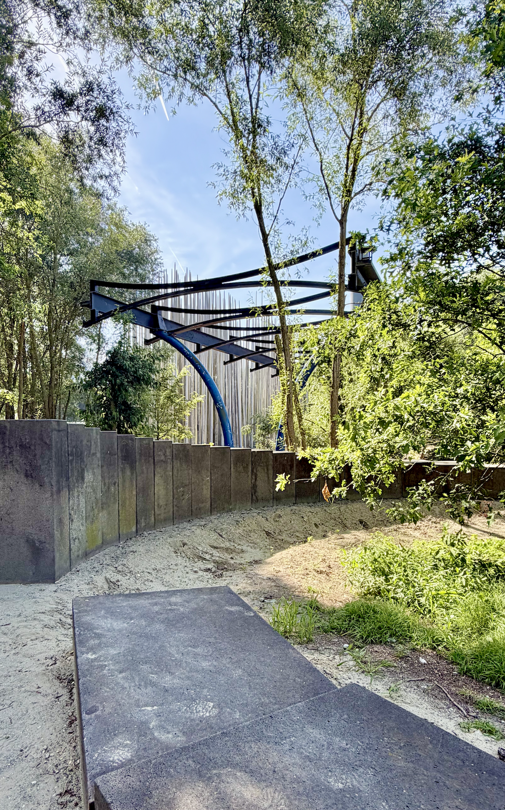 André Volten. Nederlandse kunstenaar.
Betonnen stenen,  jaren 80 
Schenking 2026 — ARTZUID
Verbeke Foundation Nederland