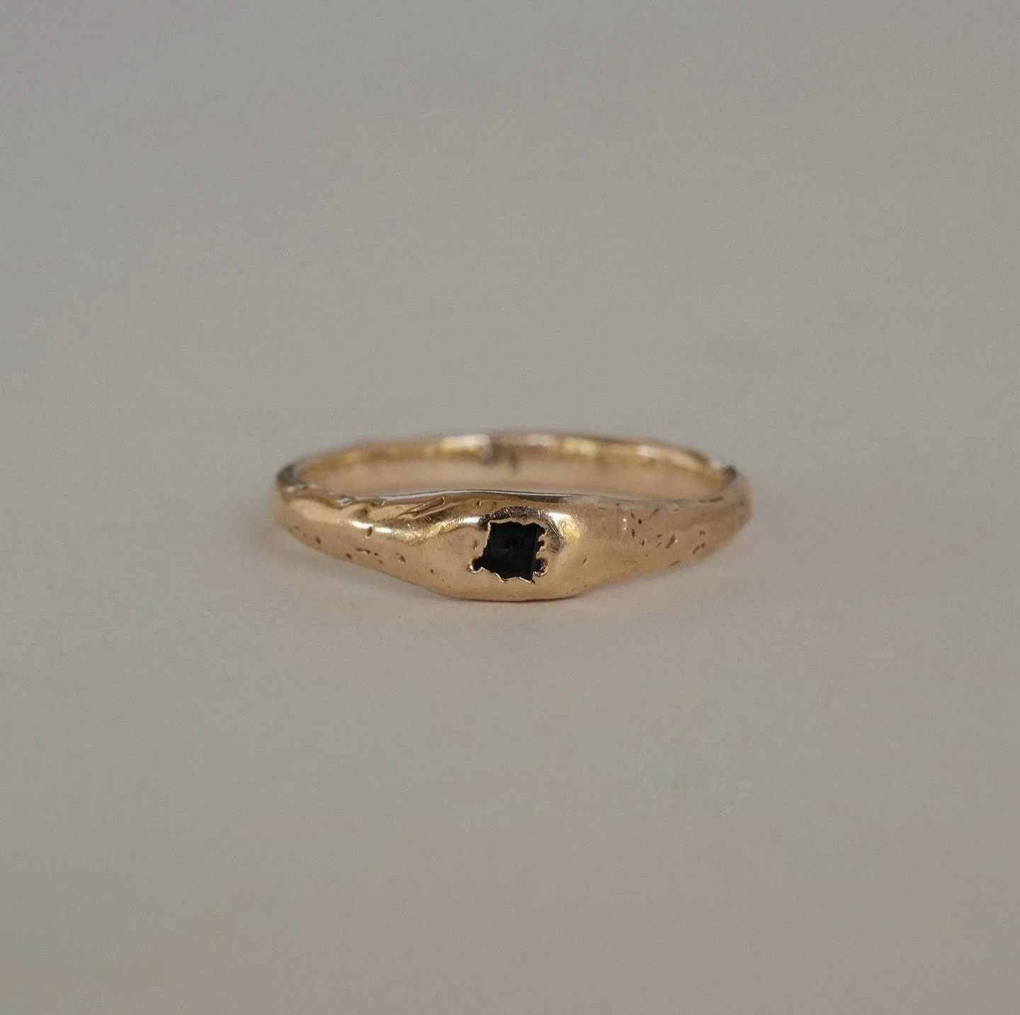 Molten stacker, handmade to order with your choice of sapphire or diamond 🖤