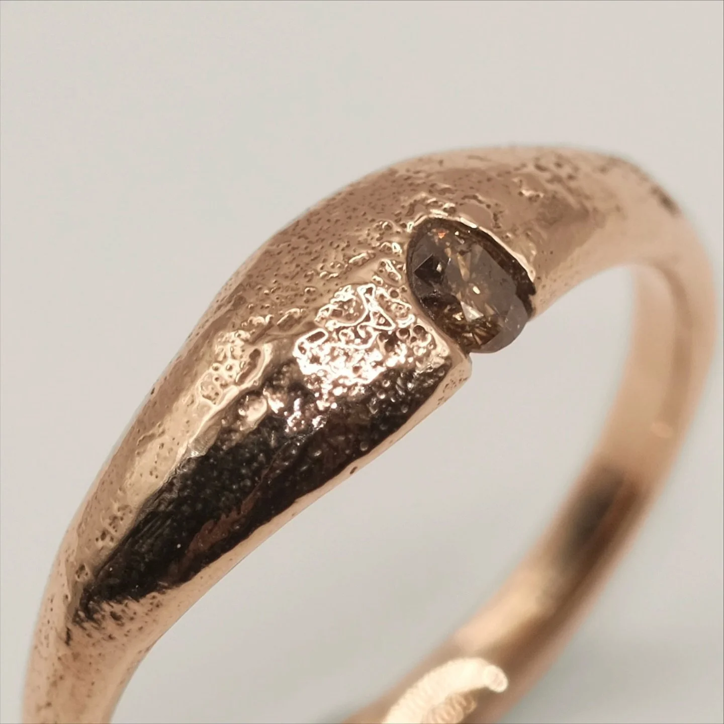 The beauty of sand casting&hellip; you think the stone will go one way and then it goes another - and you get magic little pieces like this.

9k yellow gold cast in place with a brown diamond 🤎🤎