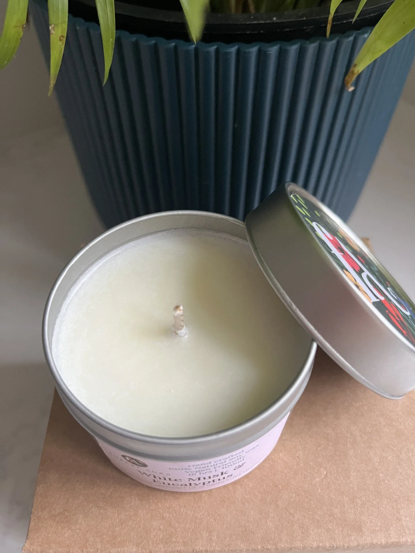 white musk tin 3.jpg