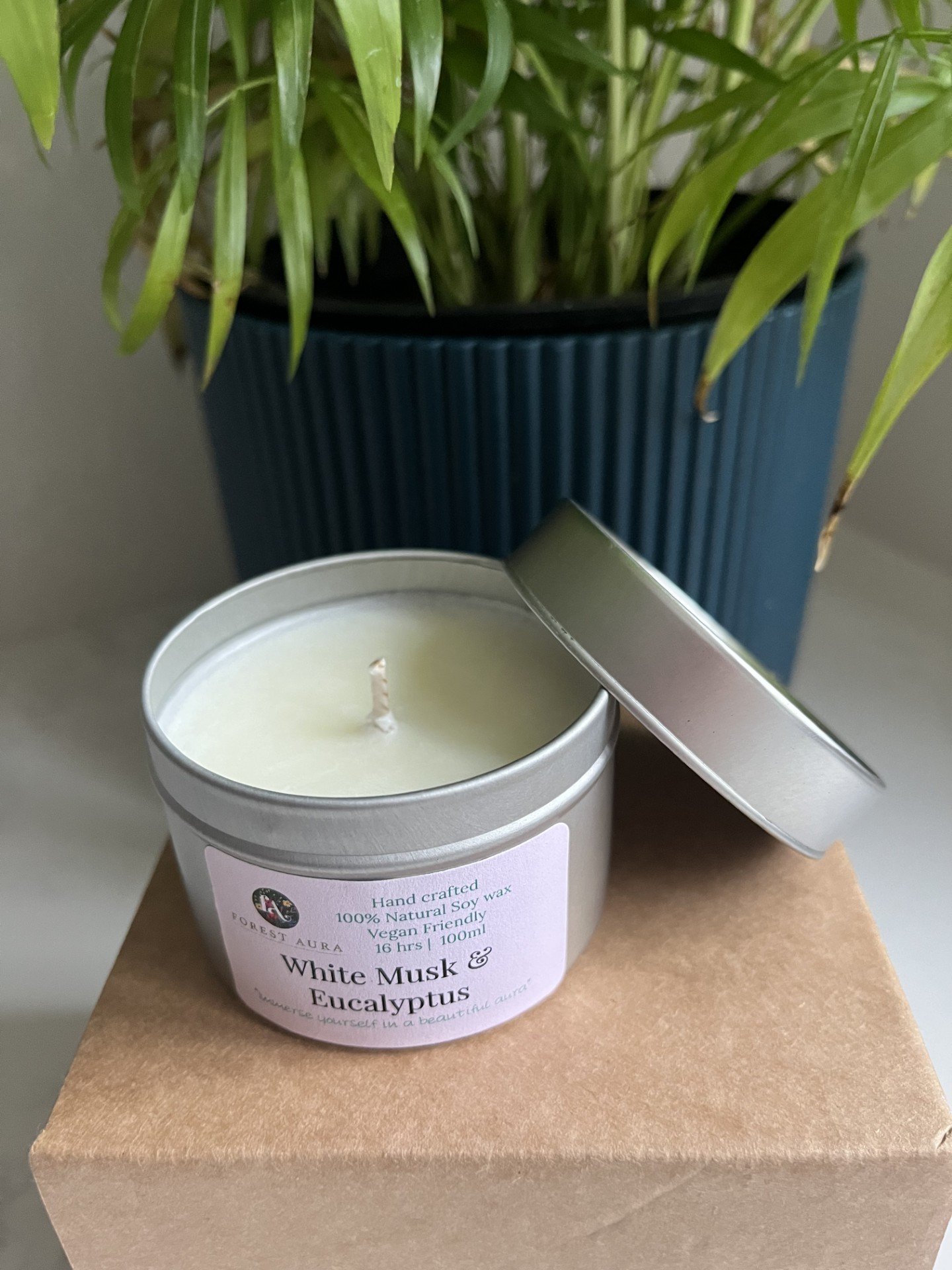 white musk tin 2.jpg