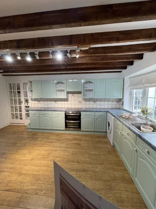 Why Is Spray Painting Better Than Brush Or Roller Painting?