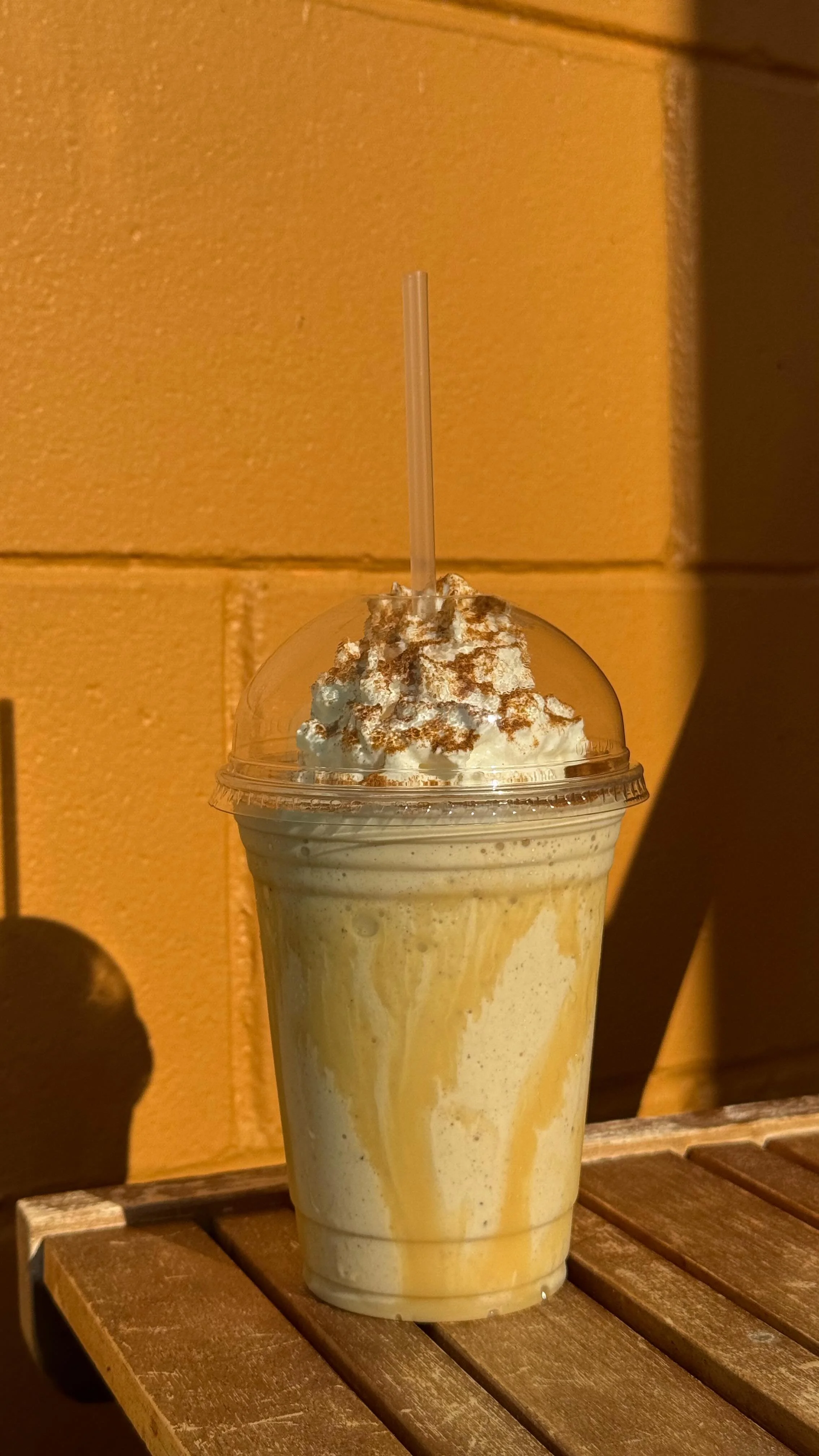 summer to fall transition drink idea: chai breeze. perfect blend of vanilla ice cream and our housemade chai to gently ease into autumn
how to order: chai breeze with white chocolate drizzle, whip, and cinnamon on top. add a shot for a dirty chai m