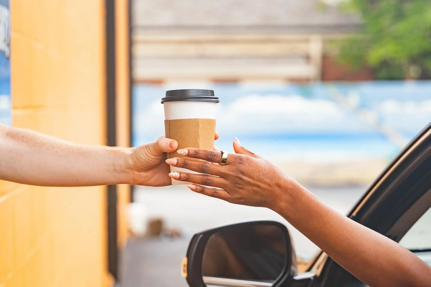 coffee can act as the conduit to form real connections. reach out and check in on your neighbor. call up a friend. let us help you build your community π€
πΈ: @jatalley