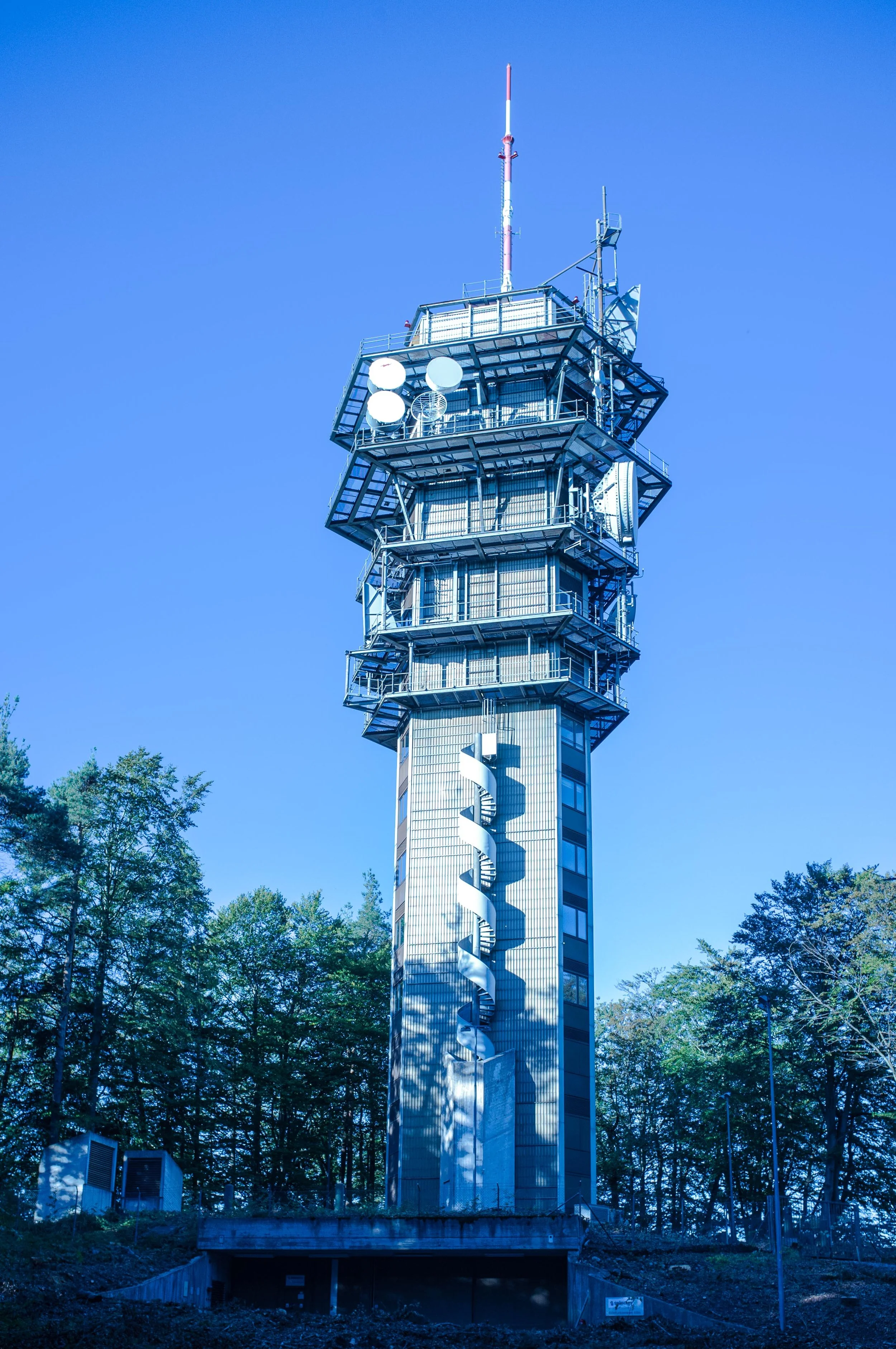 Nr. 044: 3. Oktober 2020, Richtfunkturm Albis, Stallikon (ZH). (abgerissen 2021)