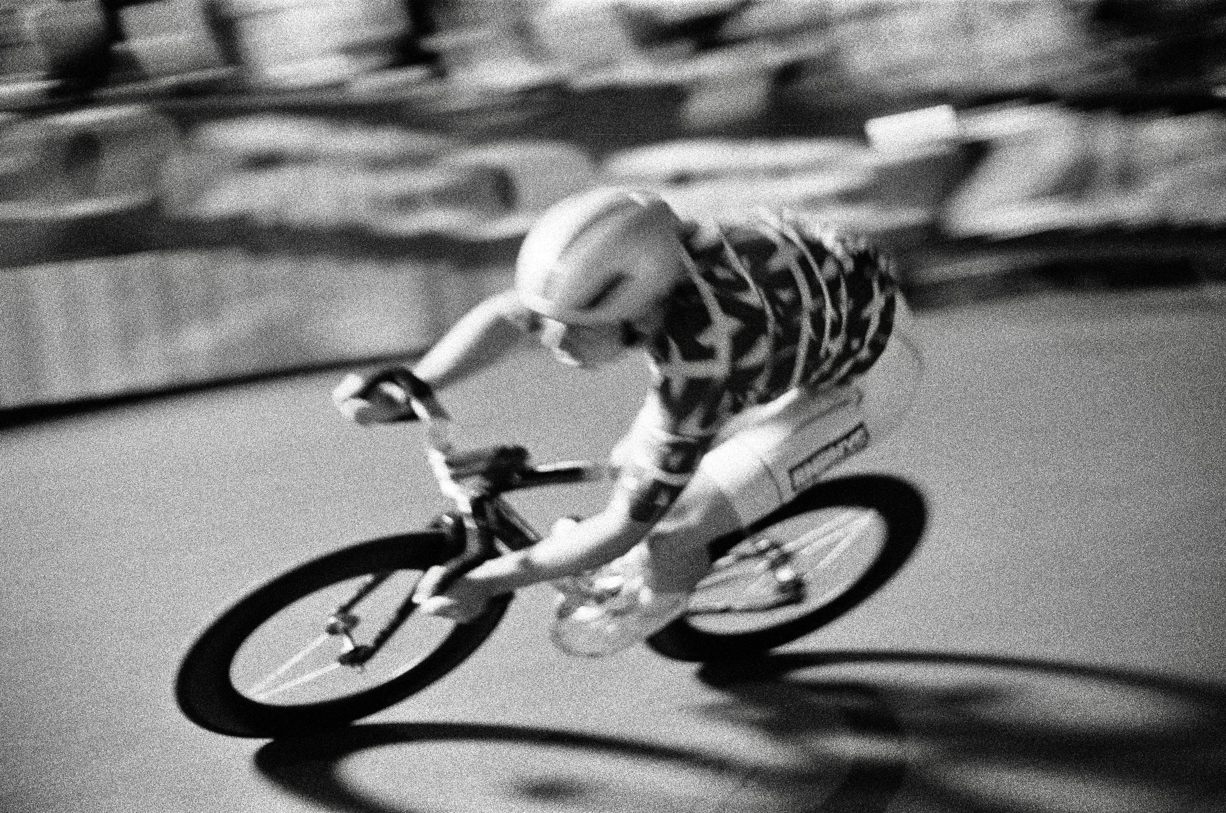 fixed-gear Fahrer am Züri-Crit Rennen 2026