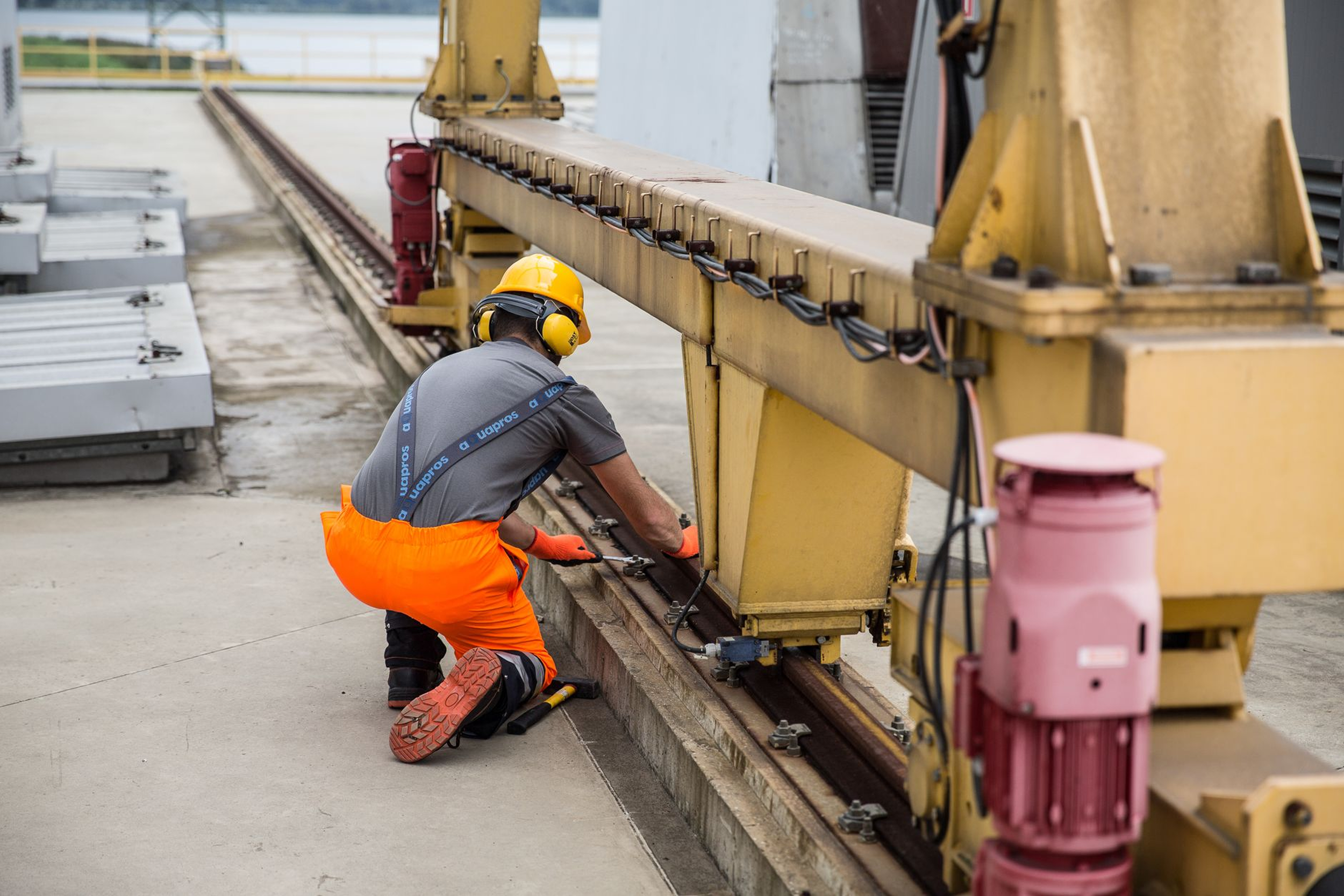Side-by-Side Application for SAP Asset Performance Management
