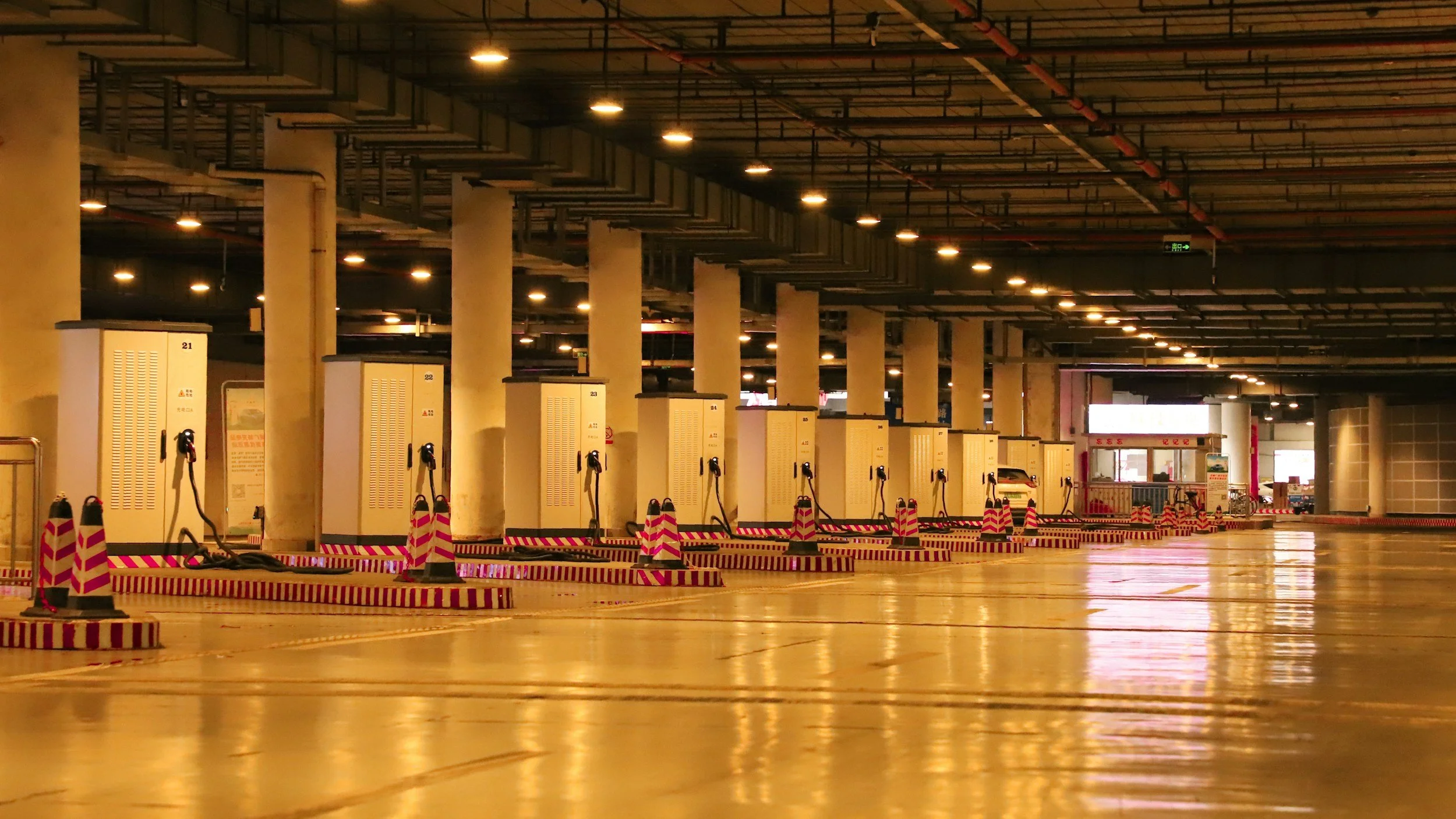 Top 5 Benefits of Commercial Epoxy Floor Coatings for Industrial Facilities
