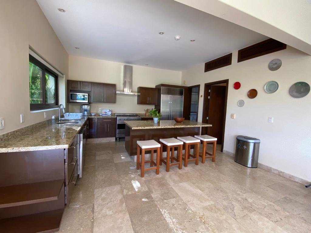 INT KITCHEN 2.jpeg