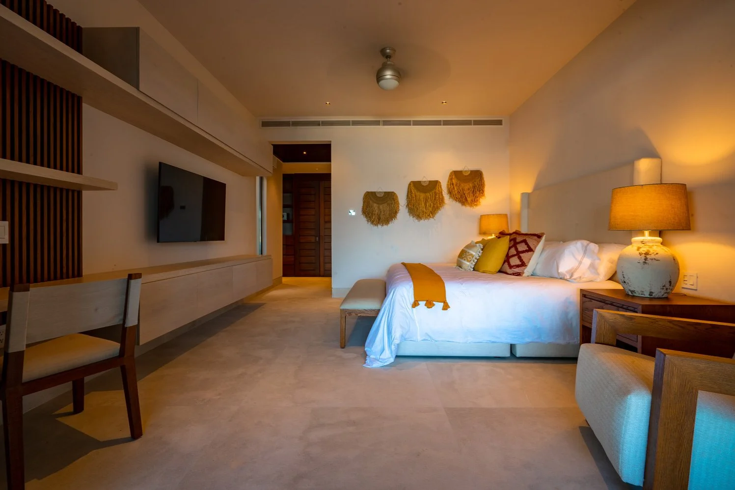 ROOM 1 - 2.jpg