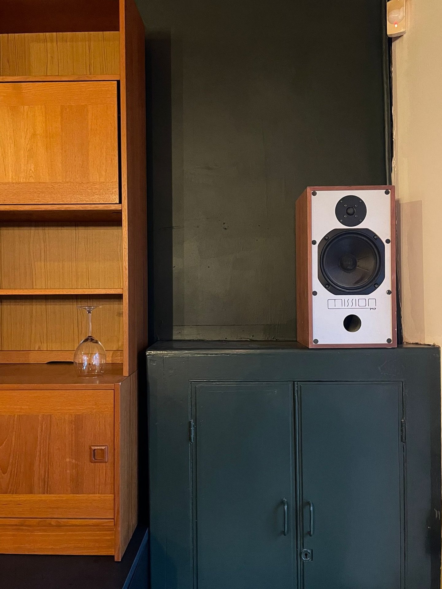 New Year. New chapter. 

Never ones to sit still, we&rsquo;re turning the page and busy transforming the &lsquo;Front Room&rsquo; at @wearethehide 

Making an entrance to remember for wedding and event guests, and bringing the coffee, light bites and