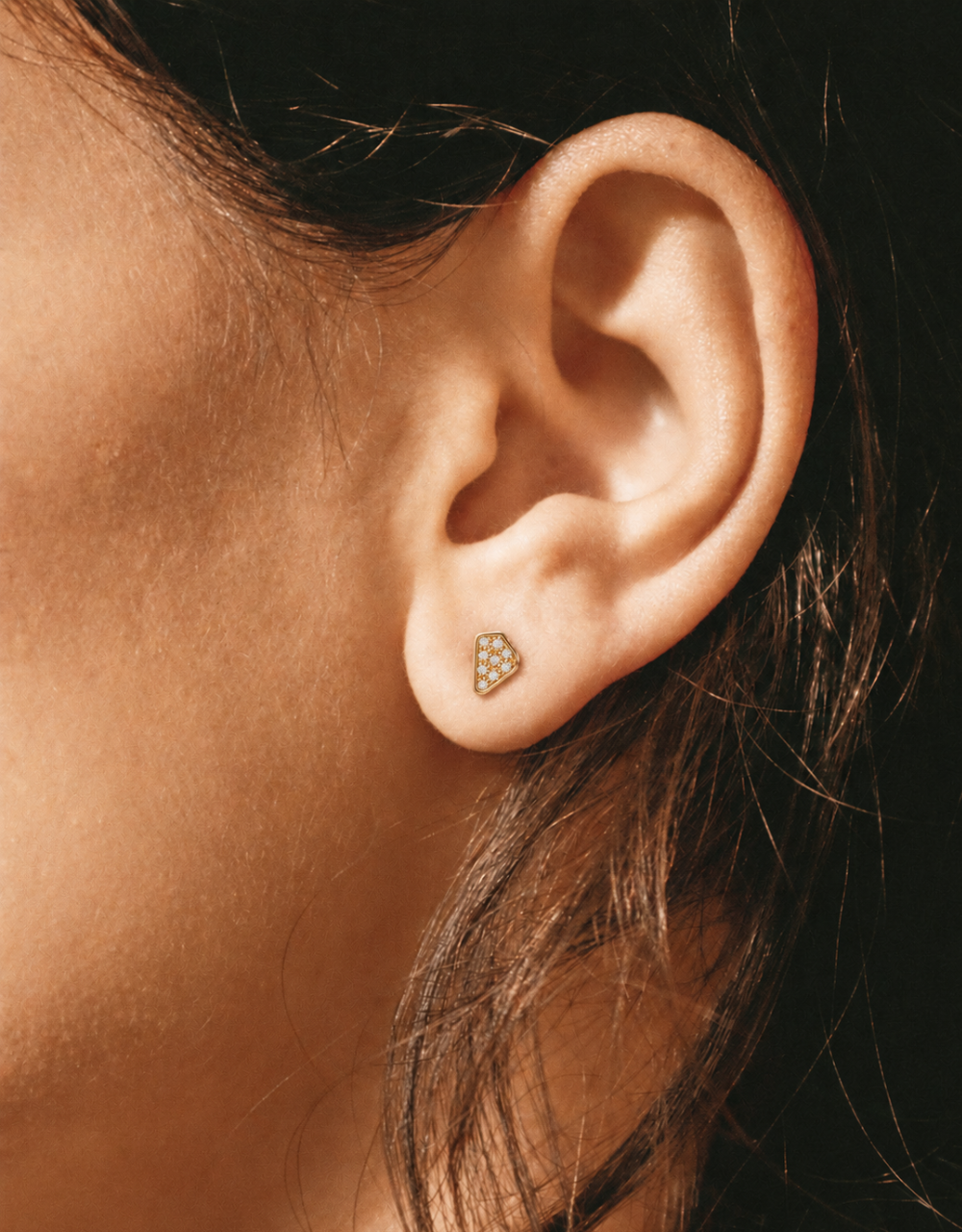 monica-camperi-kew-earring-gold-diamonds-1.png