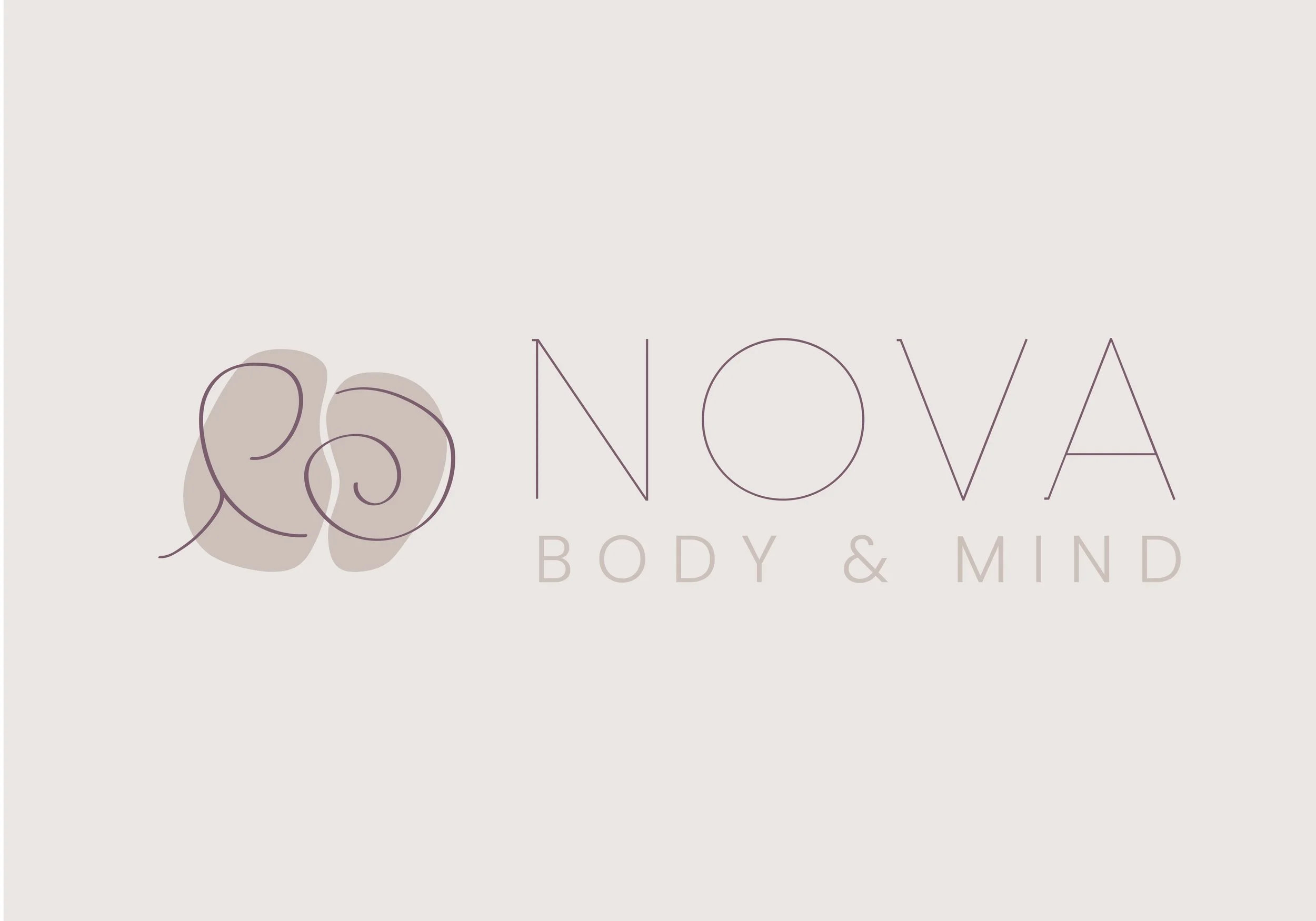 Logo van Nova Body & Mind met abstracte vorm en tekst.