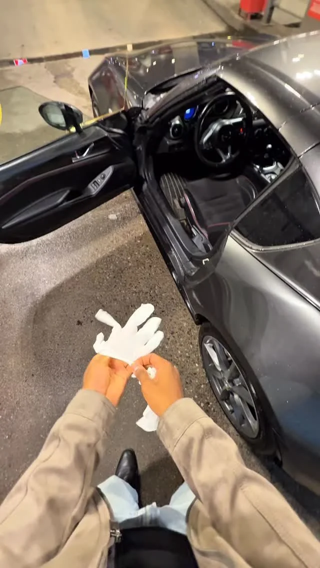 Ja, vi deler bilene. Nei, vi vasker dem ikke for deg…🤨
#bilkollektivet #vaskerabatt #mazdamx5