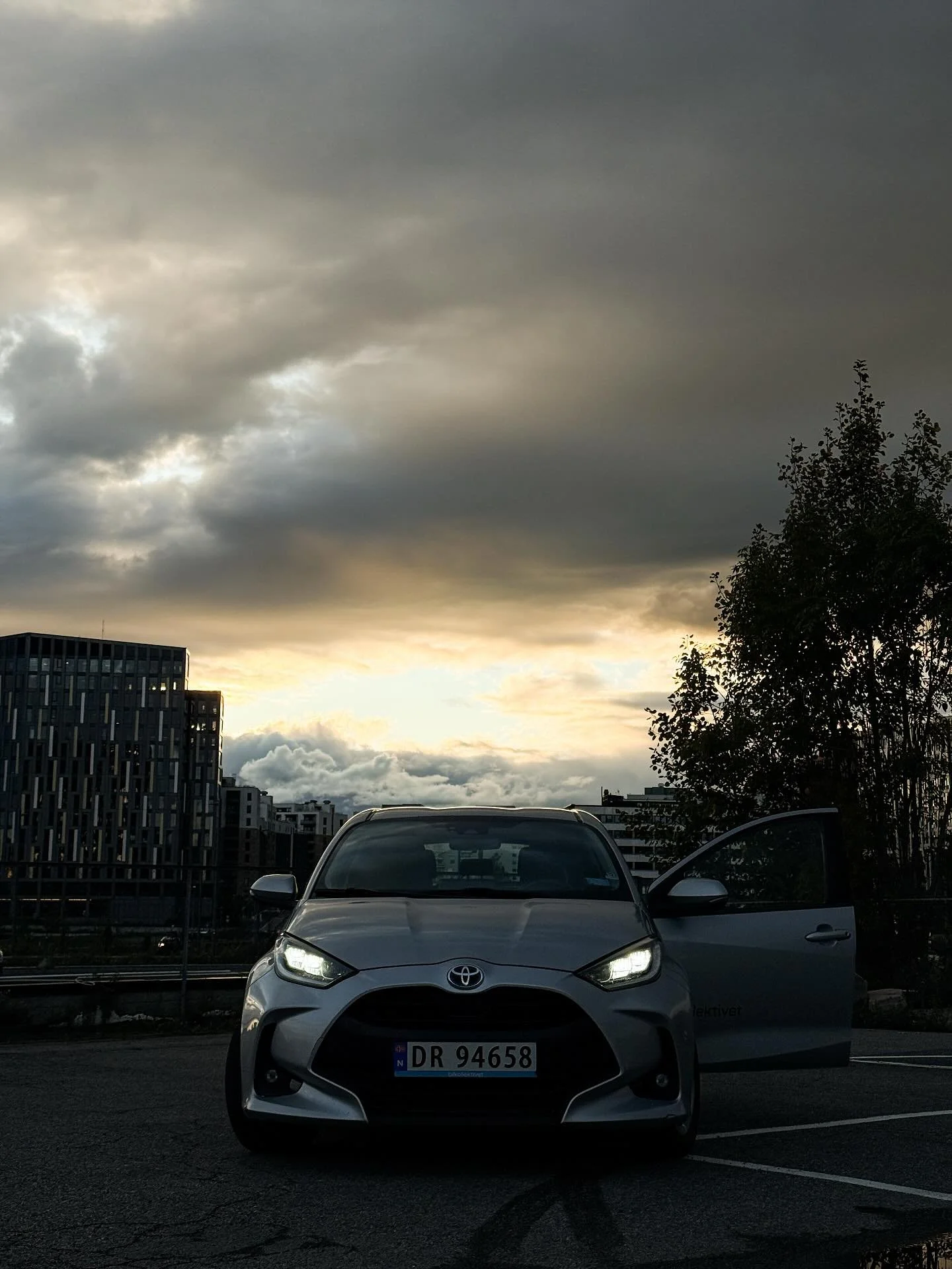 Hvis Munch malte biler, hadde han nok malt vår Yaris 🙏🏾
#bilkollektivet #yaris #toyota