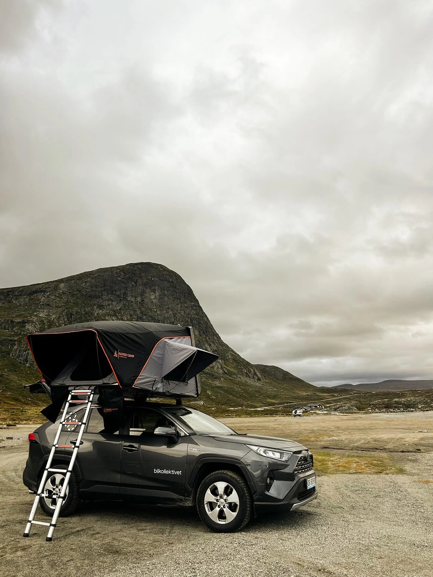 Bilkollektivet tar deg hele veien… nesten. Bitihorn må du bestige på egen motor 🤭
#bilkollektivet #RAV4 #NorseCamp