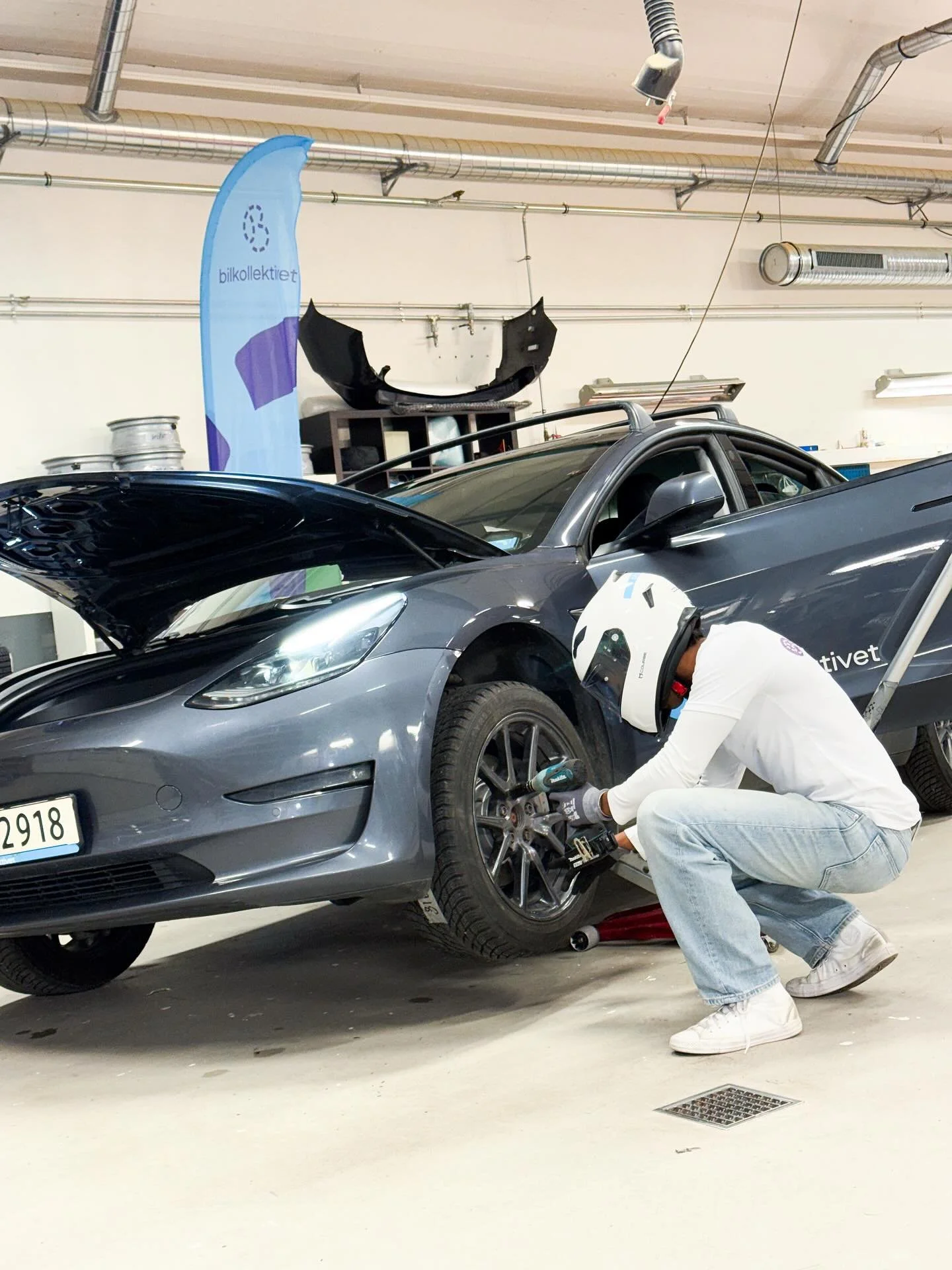 Noen har pit crew. Vi har The Stig.
#bilkollektivet