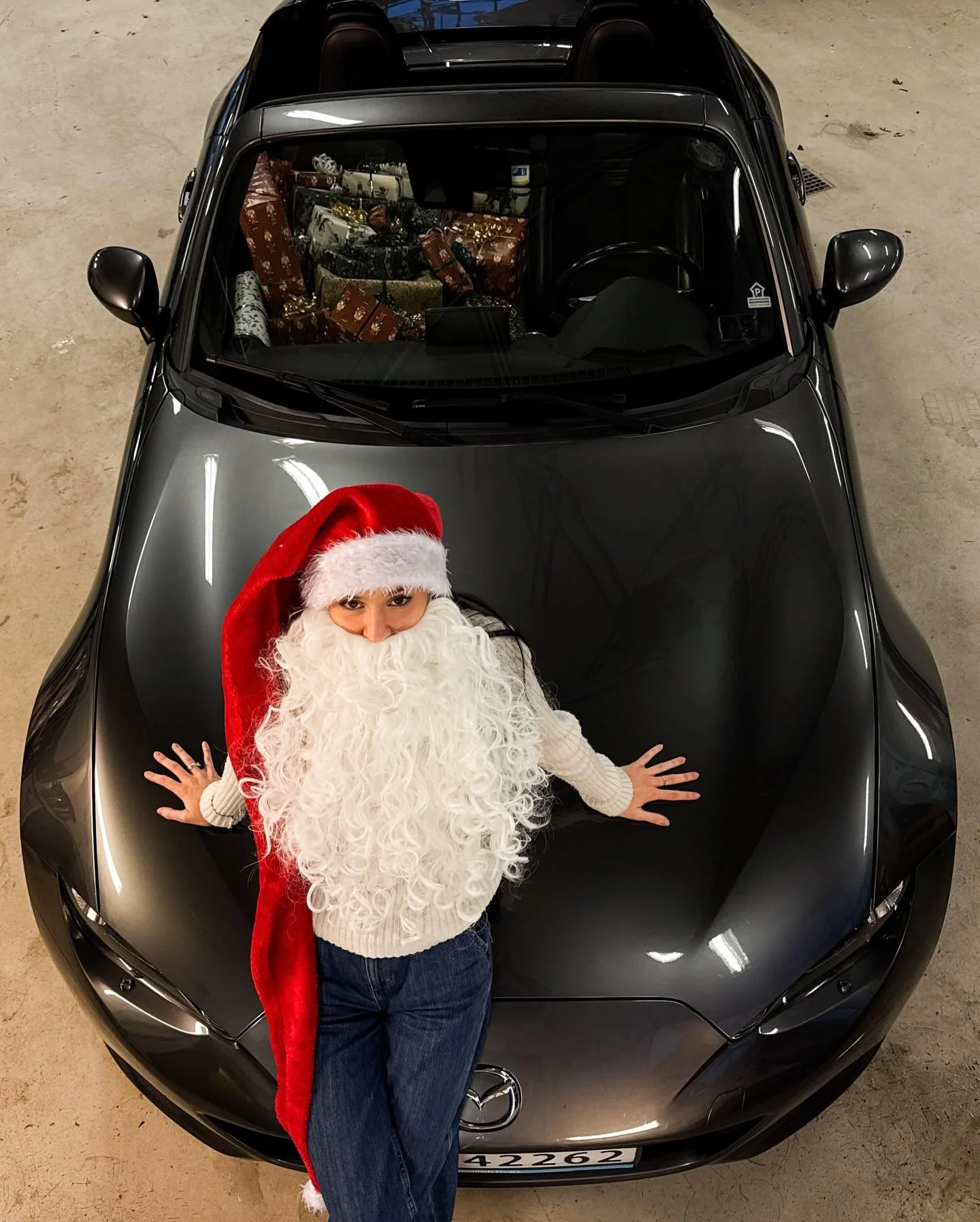 Ho ho ho!🎅🏽

Julen har kommet til Bilkollektivet og vi feirer med enda en konkurranse!🚘

Vil du vinne en rabattkode p&aring; 500kr hos oss?

Da m&aring; du bare gj&oslash;re &eacute;n ting:

Gjett hvor mange gaver BK&rsquo;s julenisse har stappet 