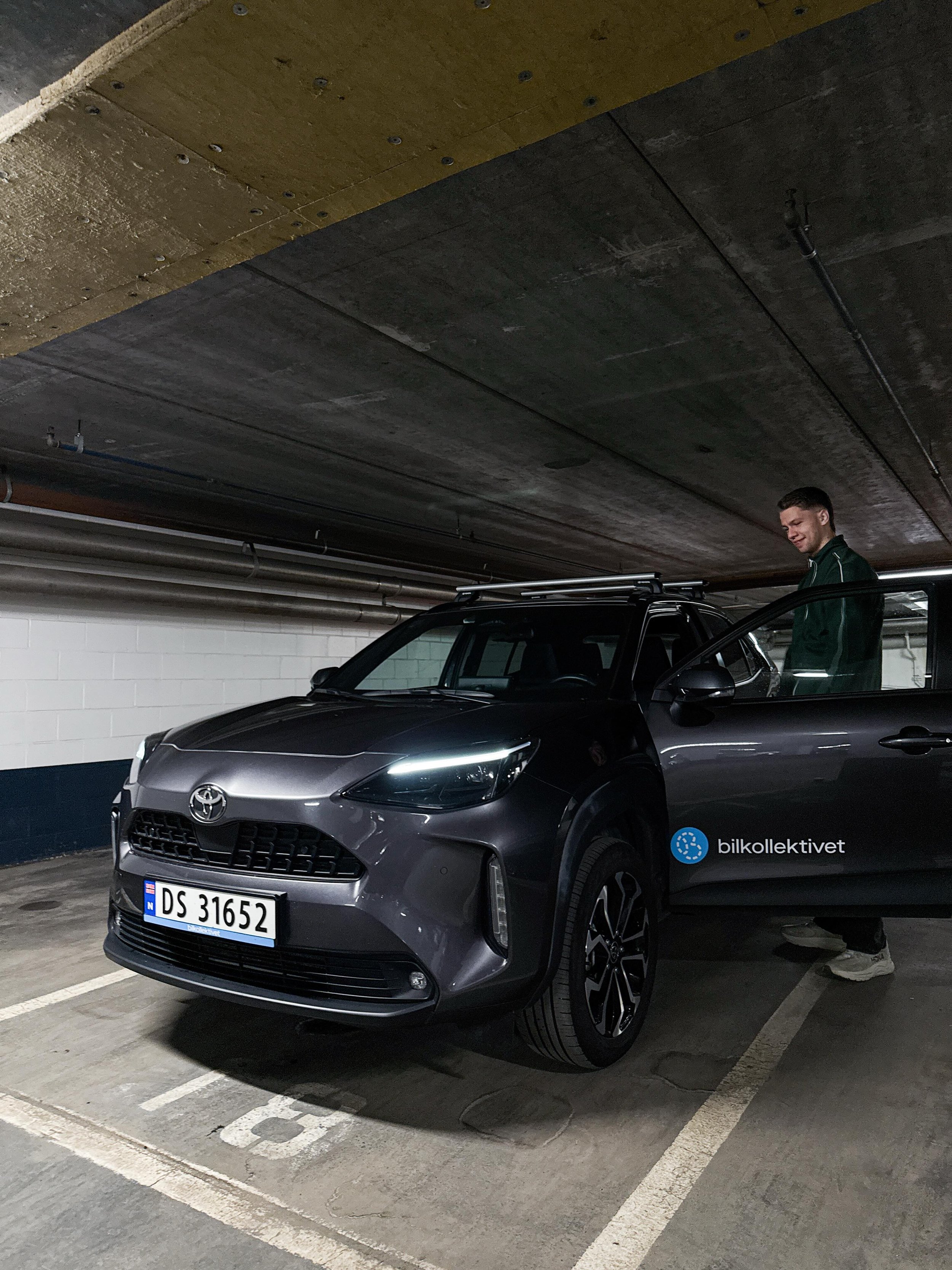 Det er vanskelig &aring; ikke smile i en Yaris Cross :)

#bilkollektivet #yariscross