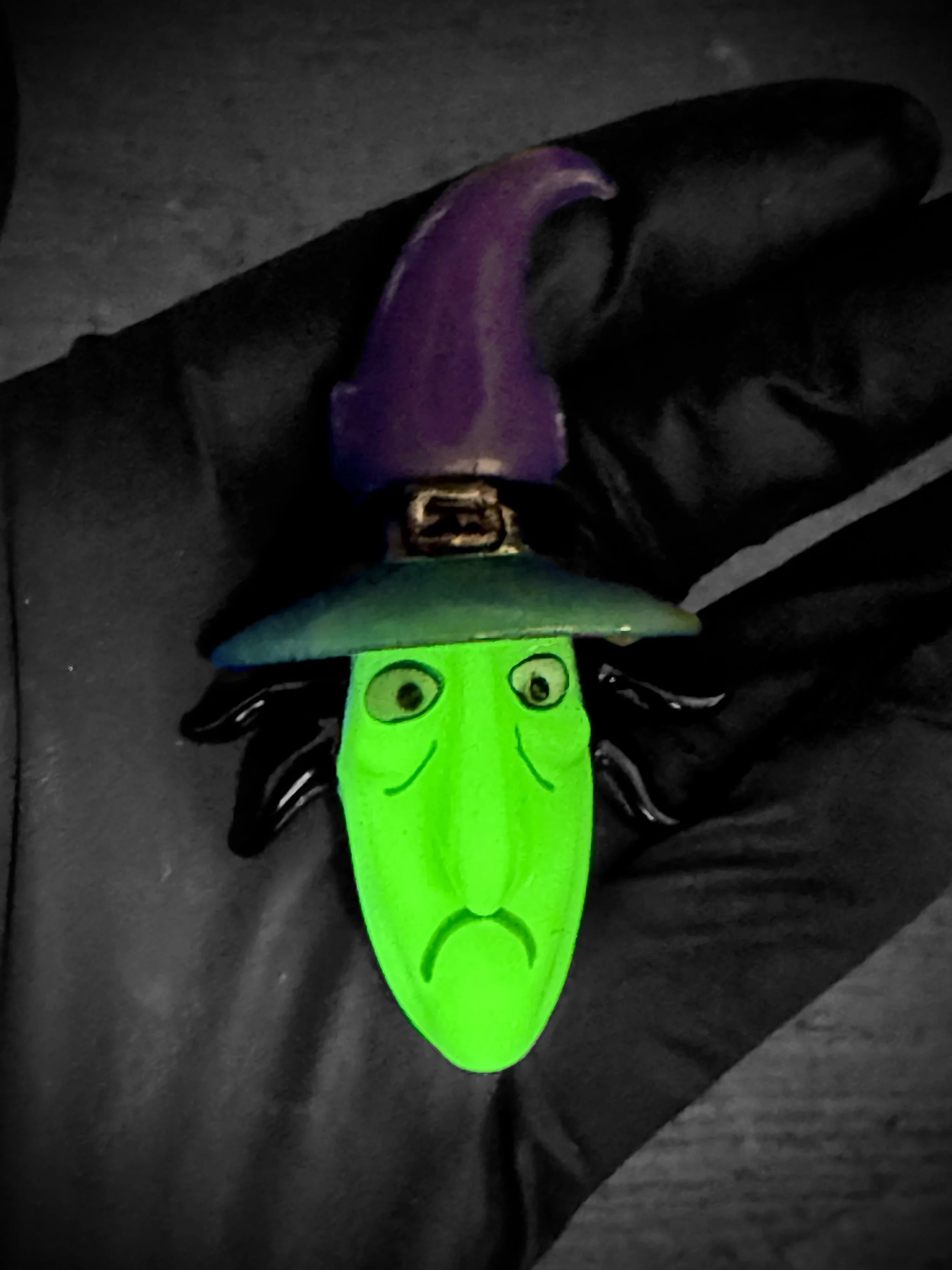 J Smart Glass Pendants Halloween Shock UV.jpg