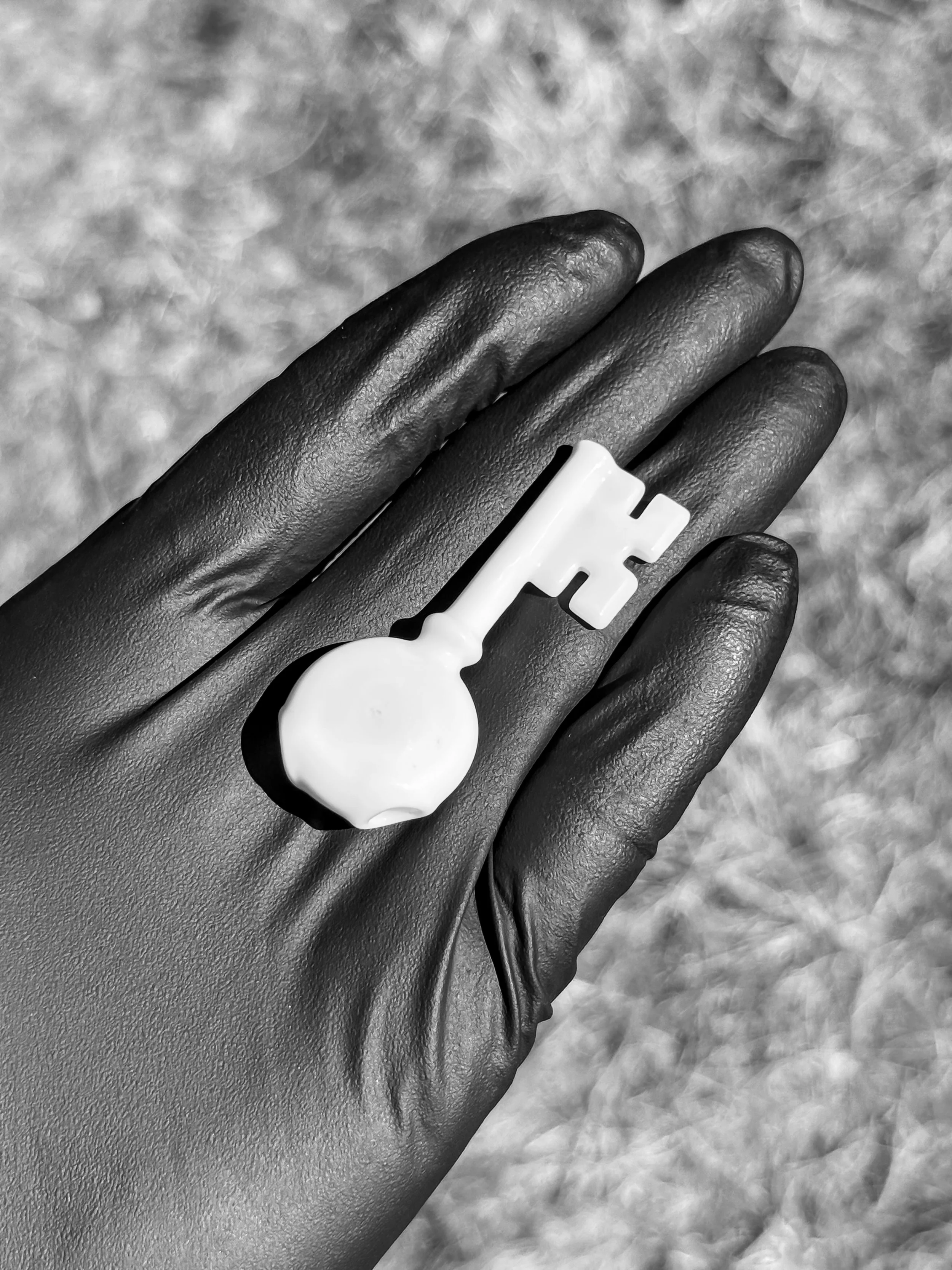 J Smart Glass Pendants Halloween Skellington Key back.jpg