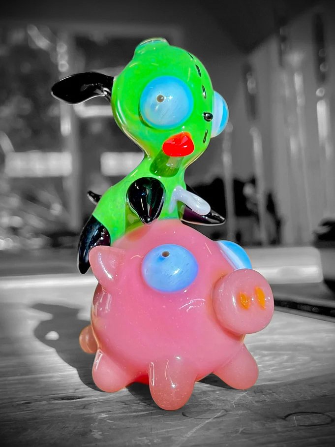 J Smart Glass Shop Hand-Pipes-Gir-n-Piggie-Hand-Pipe-Front.jpg