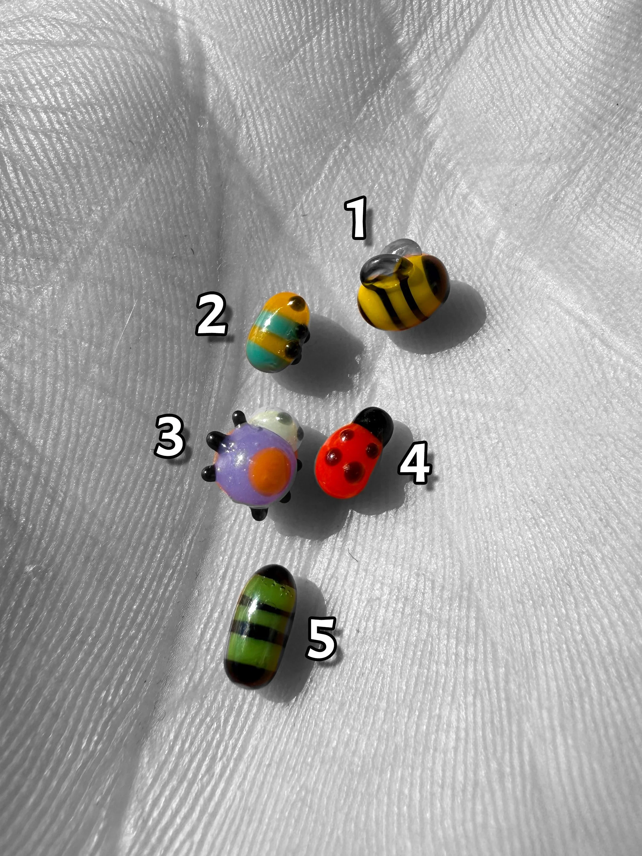 J-Smart-Glass-Pendants-Halloween-Oogie's-Bugs 1-5.jpg