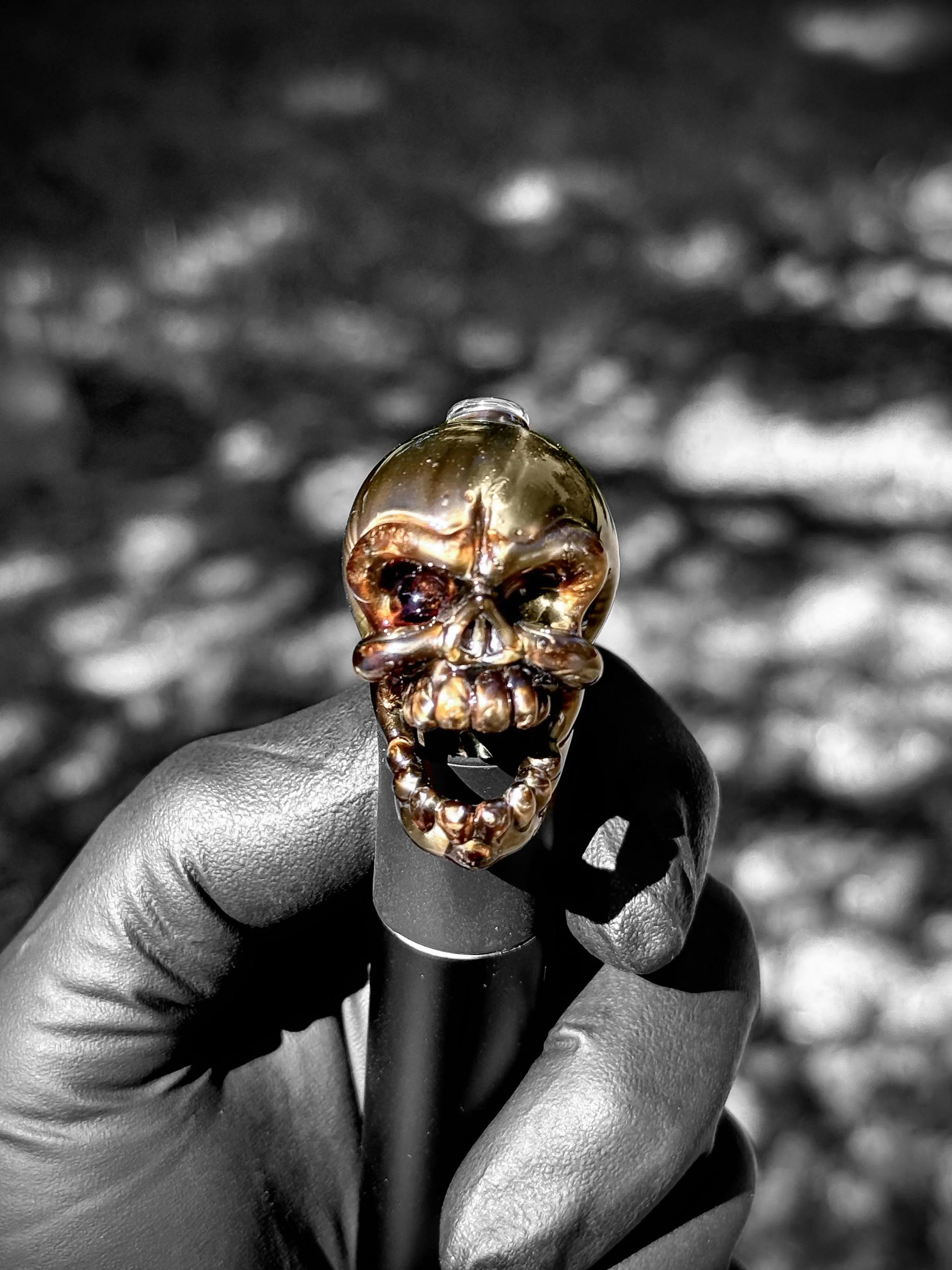 J Smart Glass Puffco Pivot Top Skull Electrum Front.jpg
