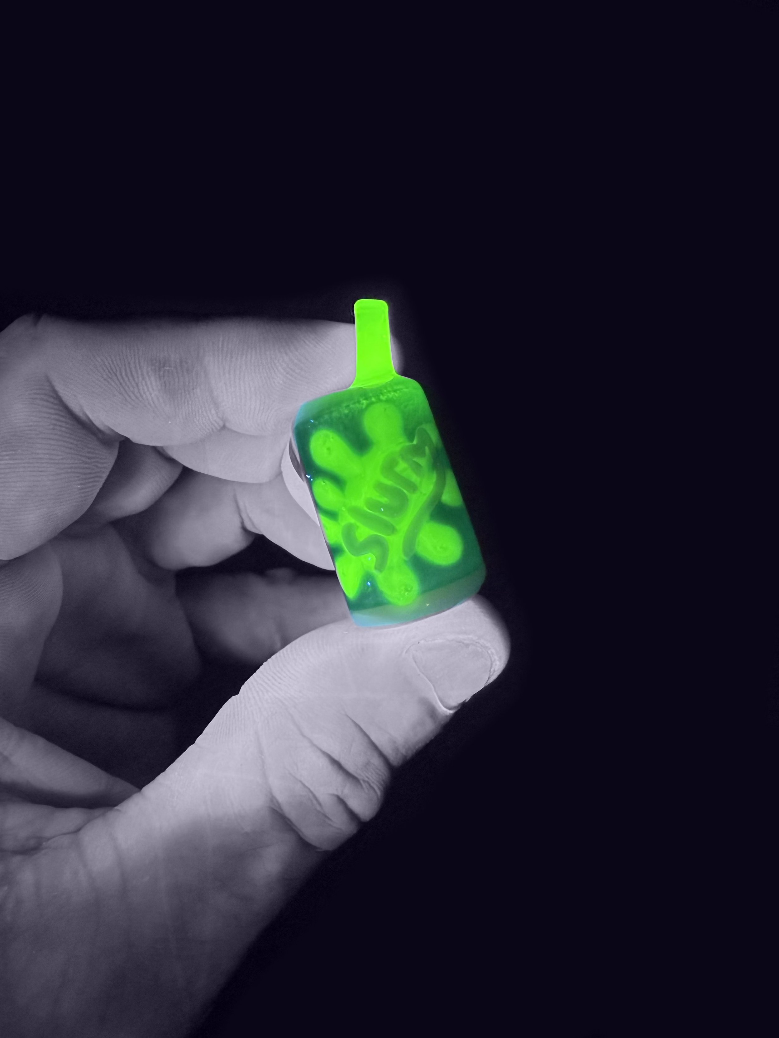 J Smart Glass Pendants Slurm Can UV reactive hand mixed colors UV.jpg