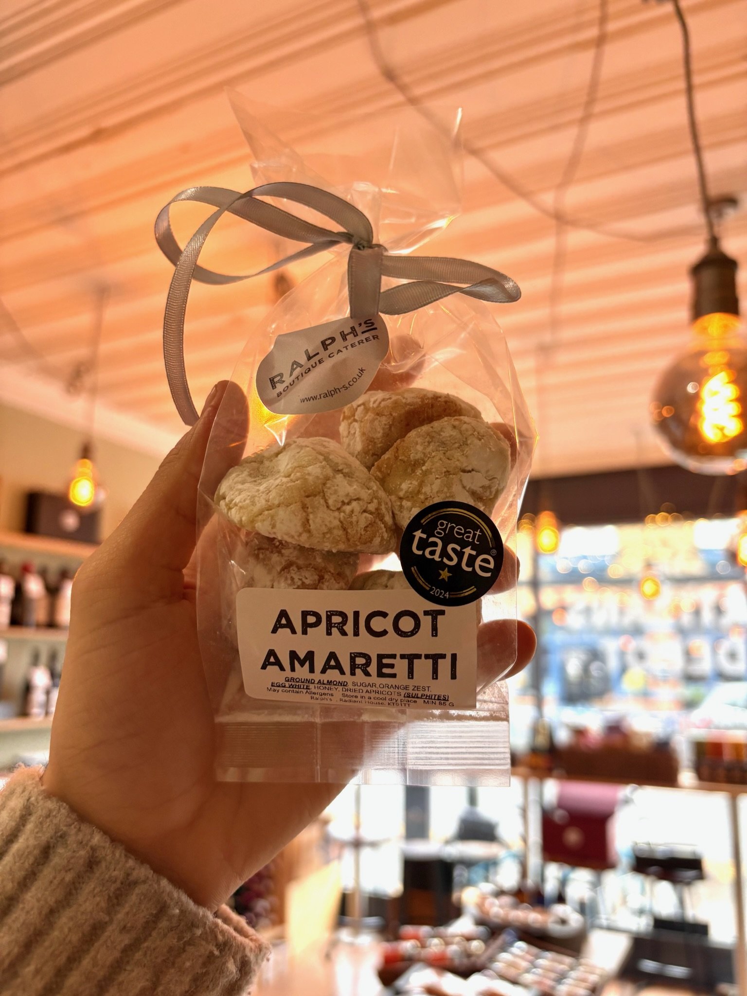ralphs-apricot-amaretti-biscuits.jpeg