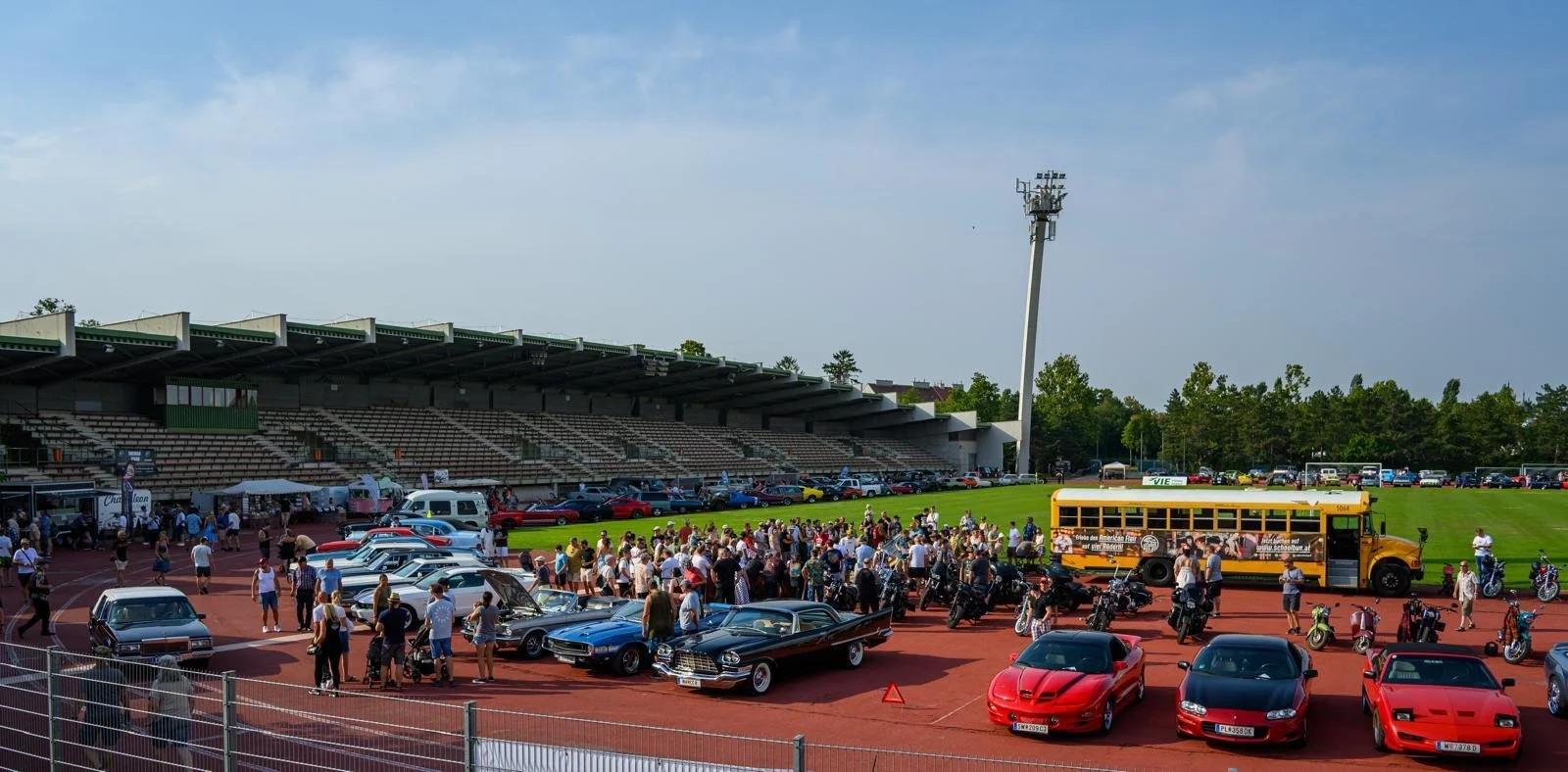 Schoolbus.at beim JJ’s Rock’n’Roll-Special in Schwechat 2025