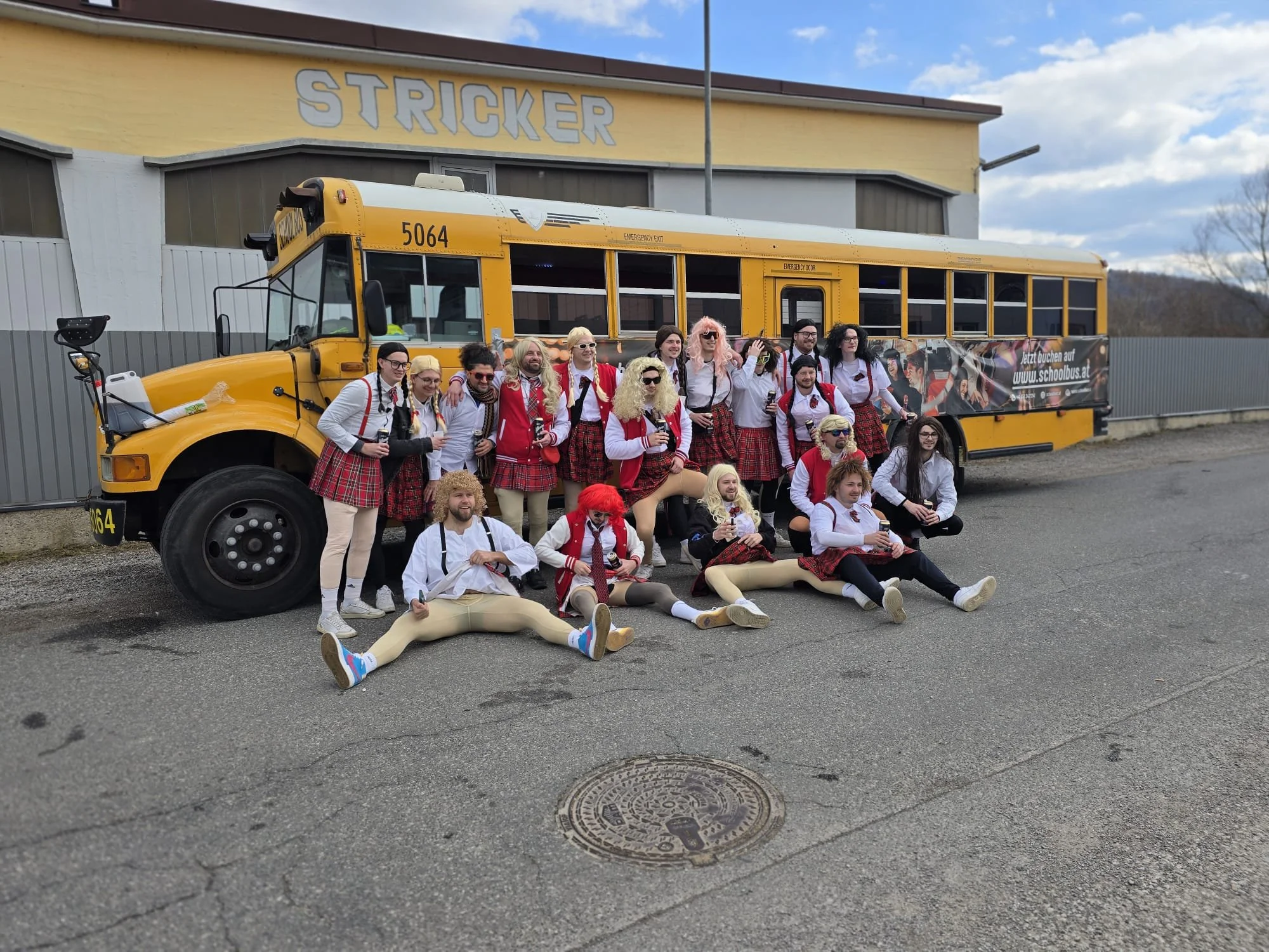 Faschingsumzug mit Schoolbus.at