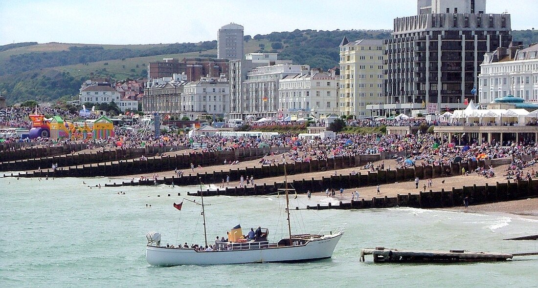 Eastbourne busy beach with buildings in rear where people lose car keys