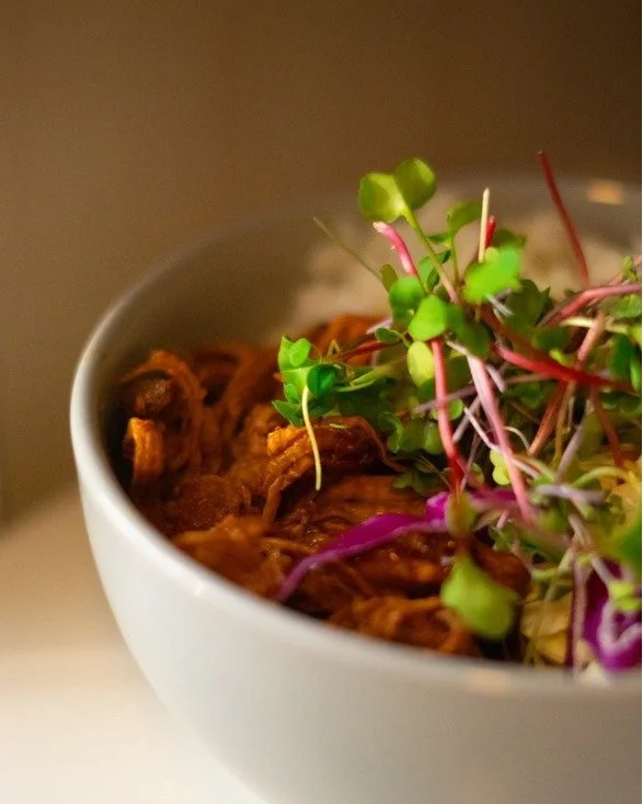 Our salad mix makes every dish pop!! 

#localbusiness #microgreenmagic #locallygrown #organic #superfood #everydayhealth #yycfoodie #farmtotable #microgreenchef #sustainablefarming #UrbanFarming #healthyeats #microgreens #supportlocal #comfortfood #i