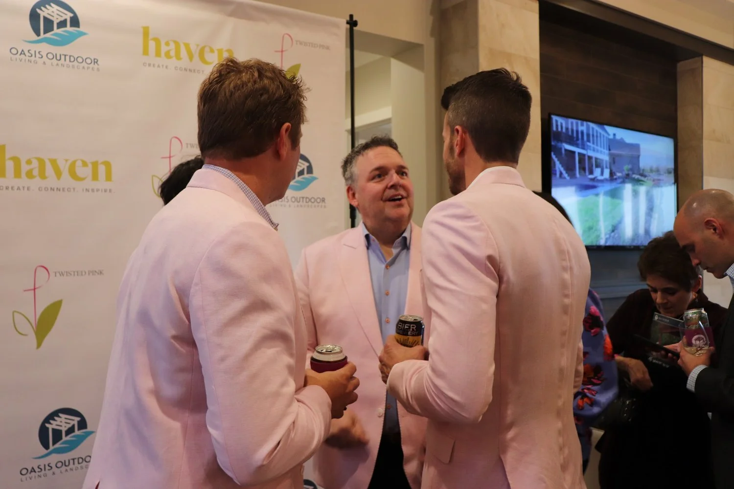 Rob Delaby Speaking to Two Other People