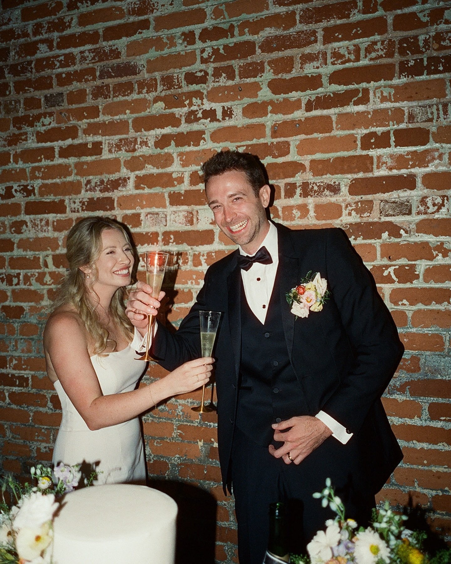 Film photos from a sweet summer wedding in Georgia, from @maggiedunn.co 🎞️ 

Check out the full feature as we discuss slow thoughtfulness, personal influence in creative work, and how to find harmony within a team. Link in bio 🎞️