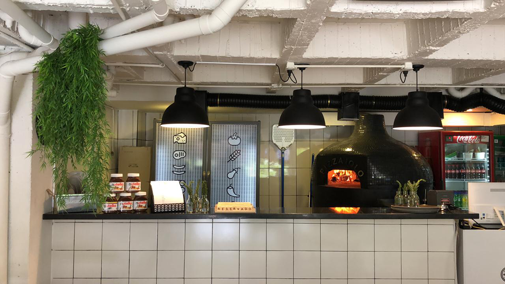 pizzainterior-1.png