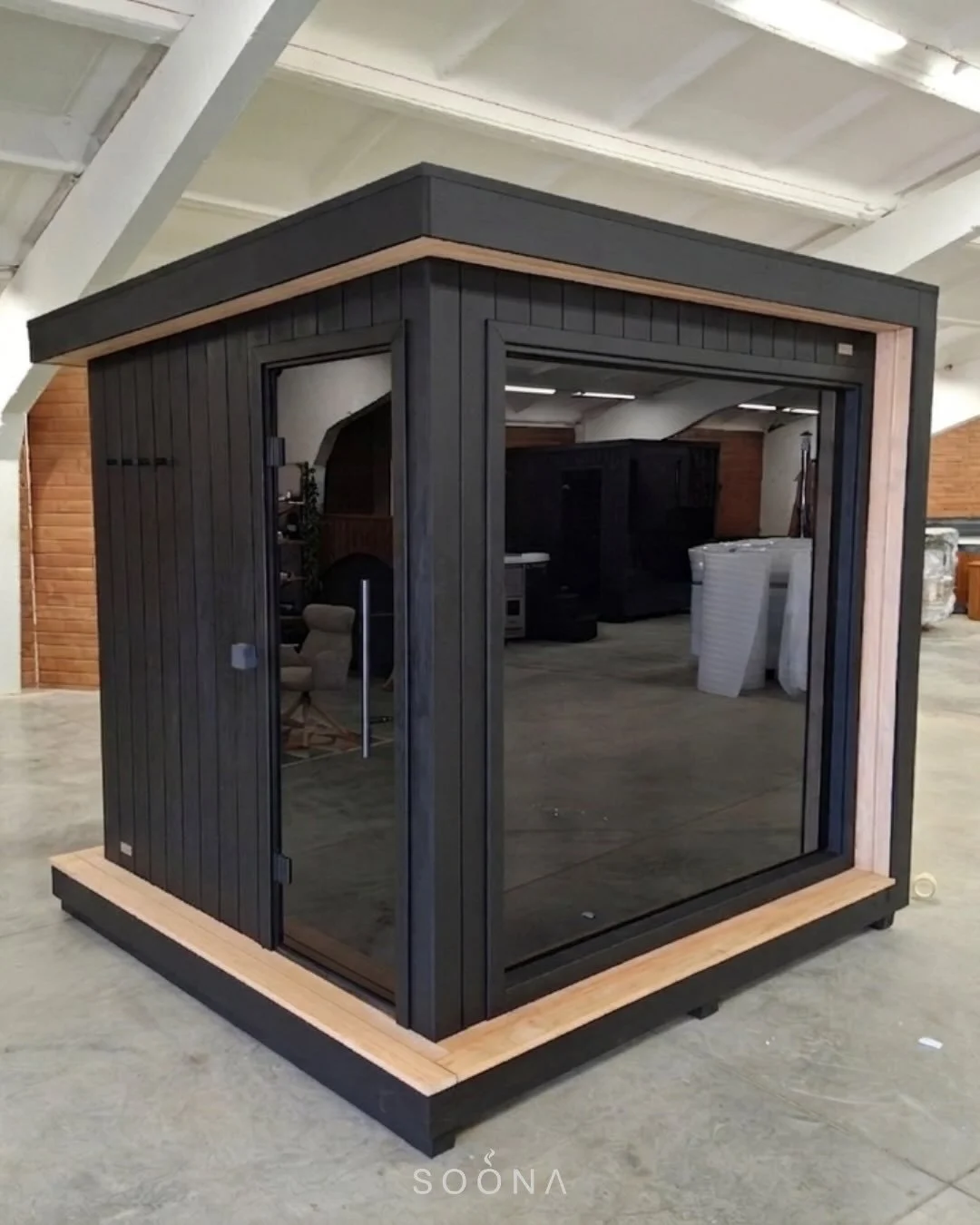 Soona S black ready for delivery!🔥

Explore our collection at soonasauna.com!

.
.
.
#outdoorsauna 
#saunafromfinland 
#designsauna 
#soona 
#soonasauna