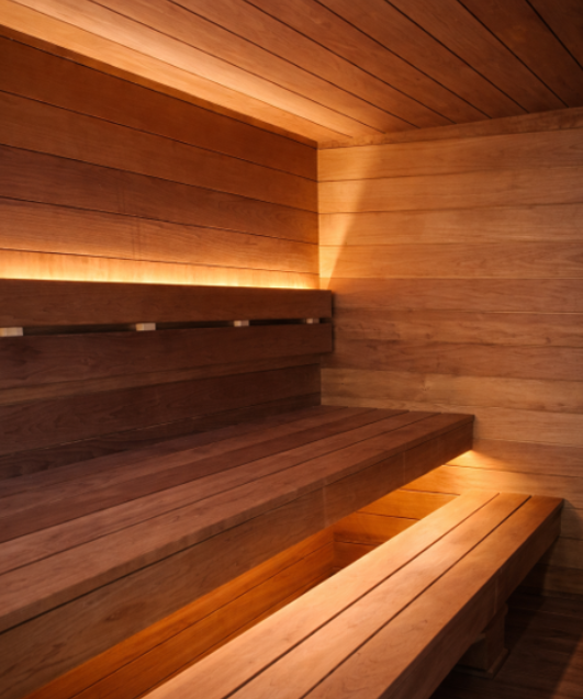 Suomalaisen saunan lauteet ja löylykiulu