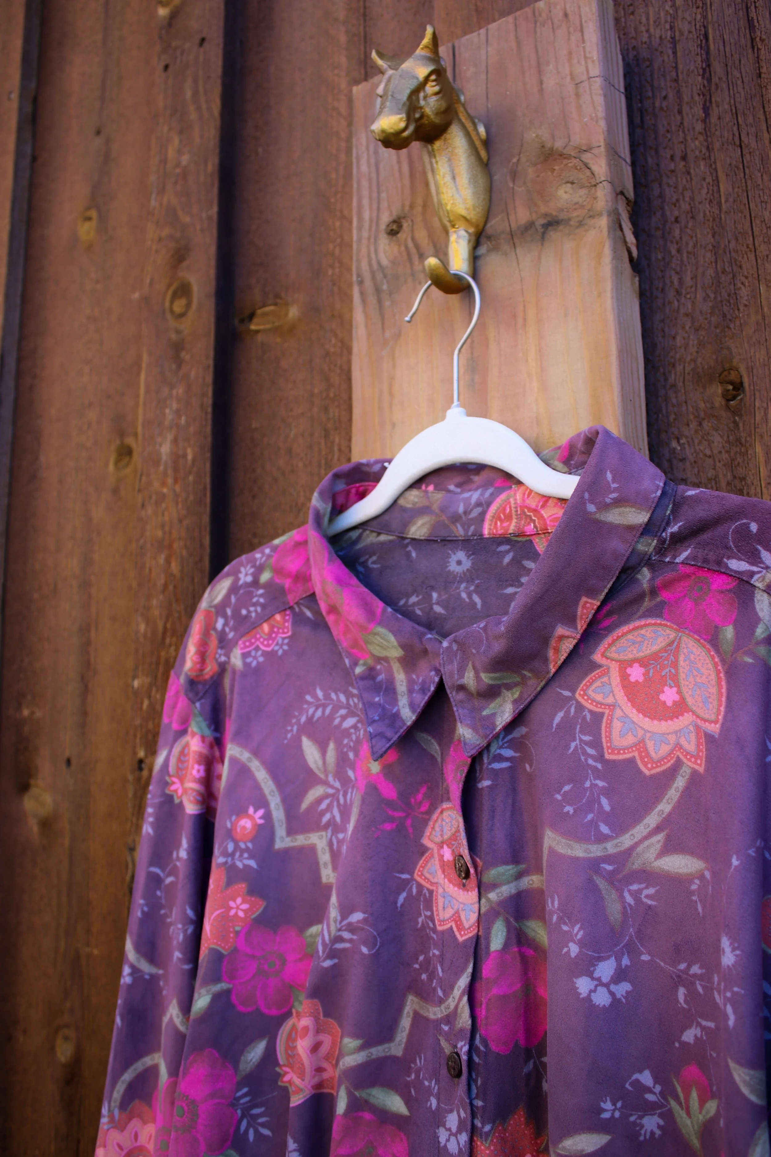 Feral_Friends_Vintage_Secondhand_Womens_Floral_Suede_Like_Button_Down4.jpg