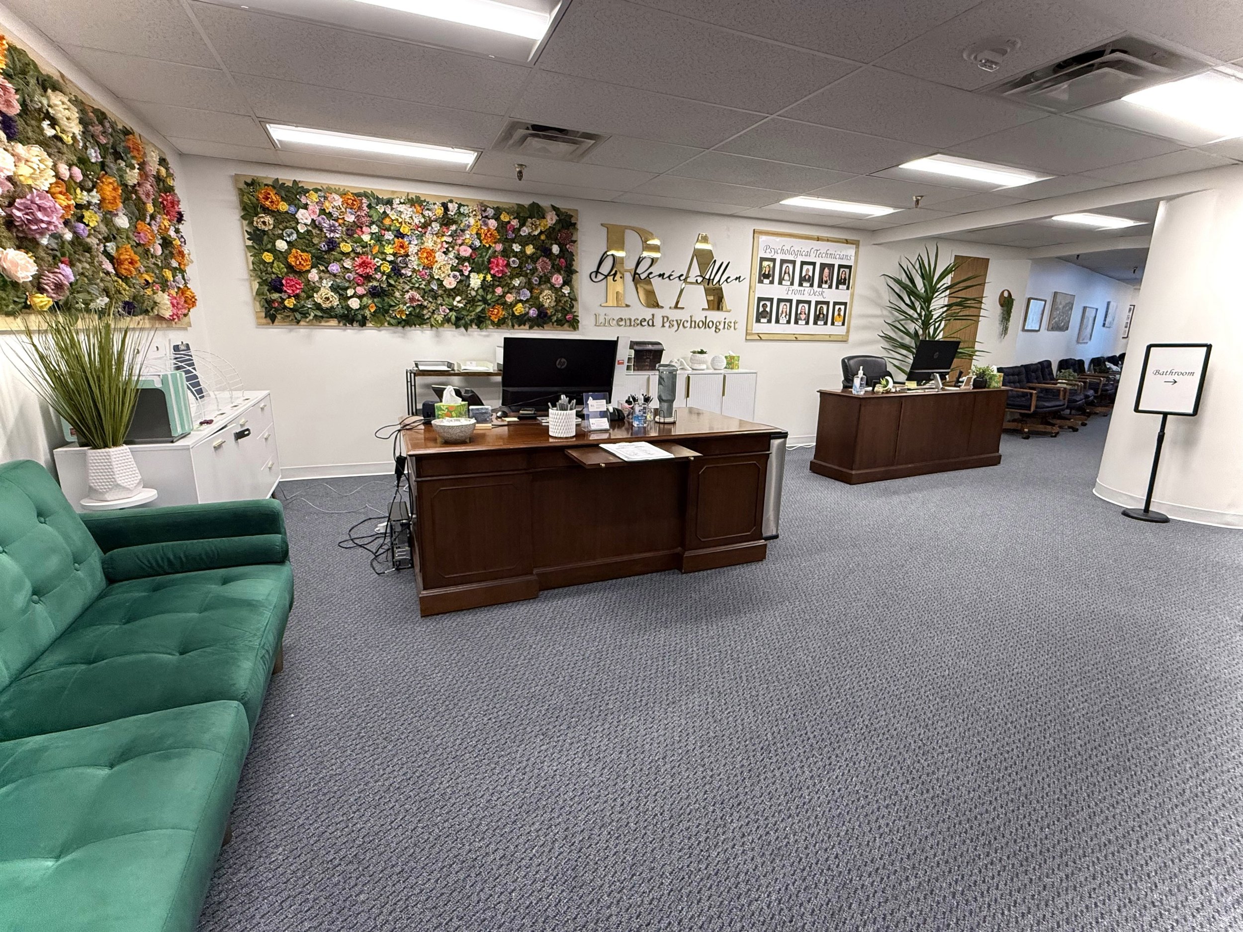 01-lobby1.jpg