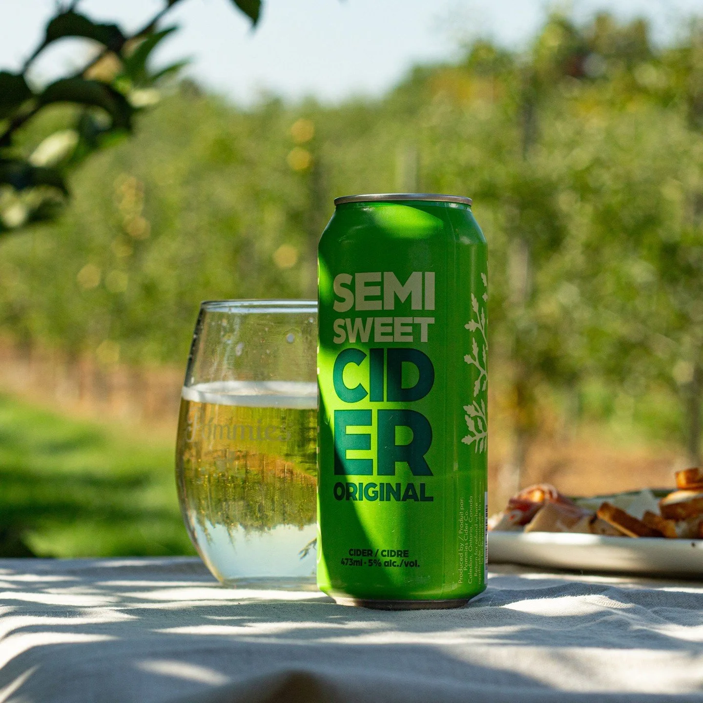 Indulge in the crispy sweet goodness of Pommies Original Semi Sweet Cider! Perfect for those who crave a delightful balance of sweetness and refreshment. Take your tastebuds on a journey with every sip. Available now at LCBO's across Ontario and onli