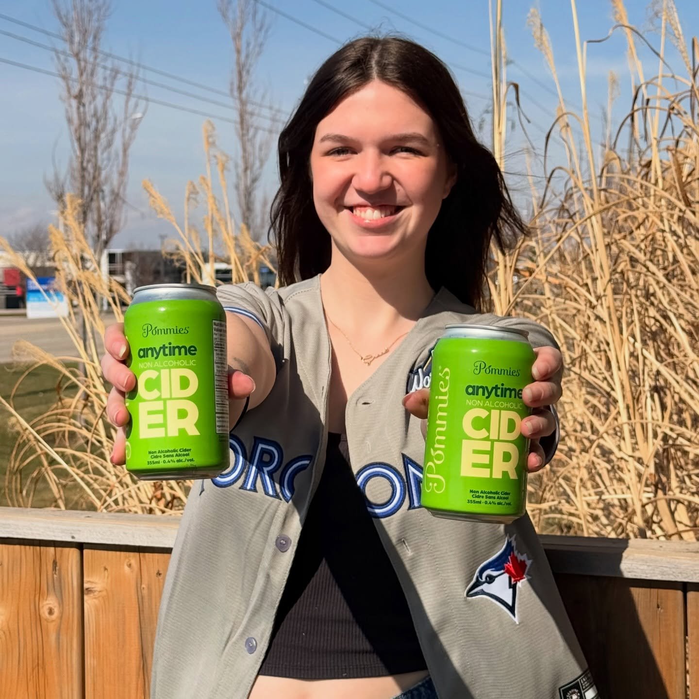 The sun is out to play! You can play too, enjoy a Pommies Anytime today! Our non-alcoholic cider is one of a kind, using 100% Ontario Apples, de-alcoholized, bringing you the flavour of our cider without the ABV. Play anywhere, anytime with Pommies A