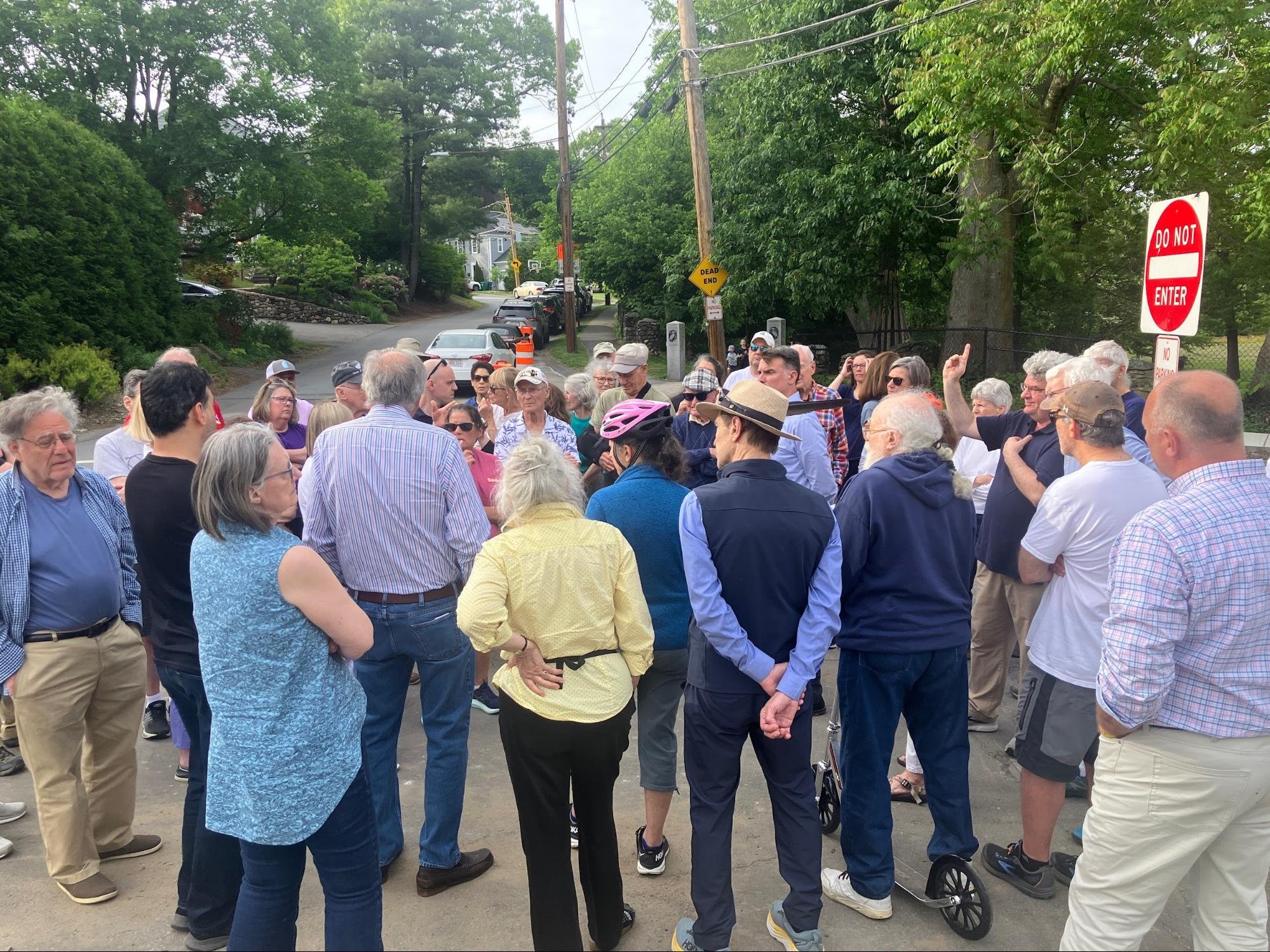 Neighborhood meeting with Islington Road residents and Ward 4 Councilors