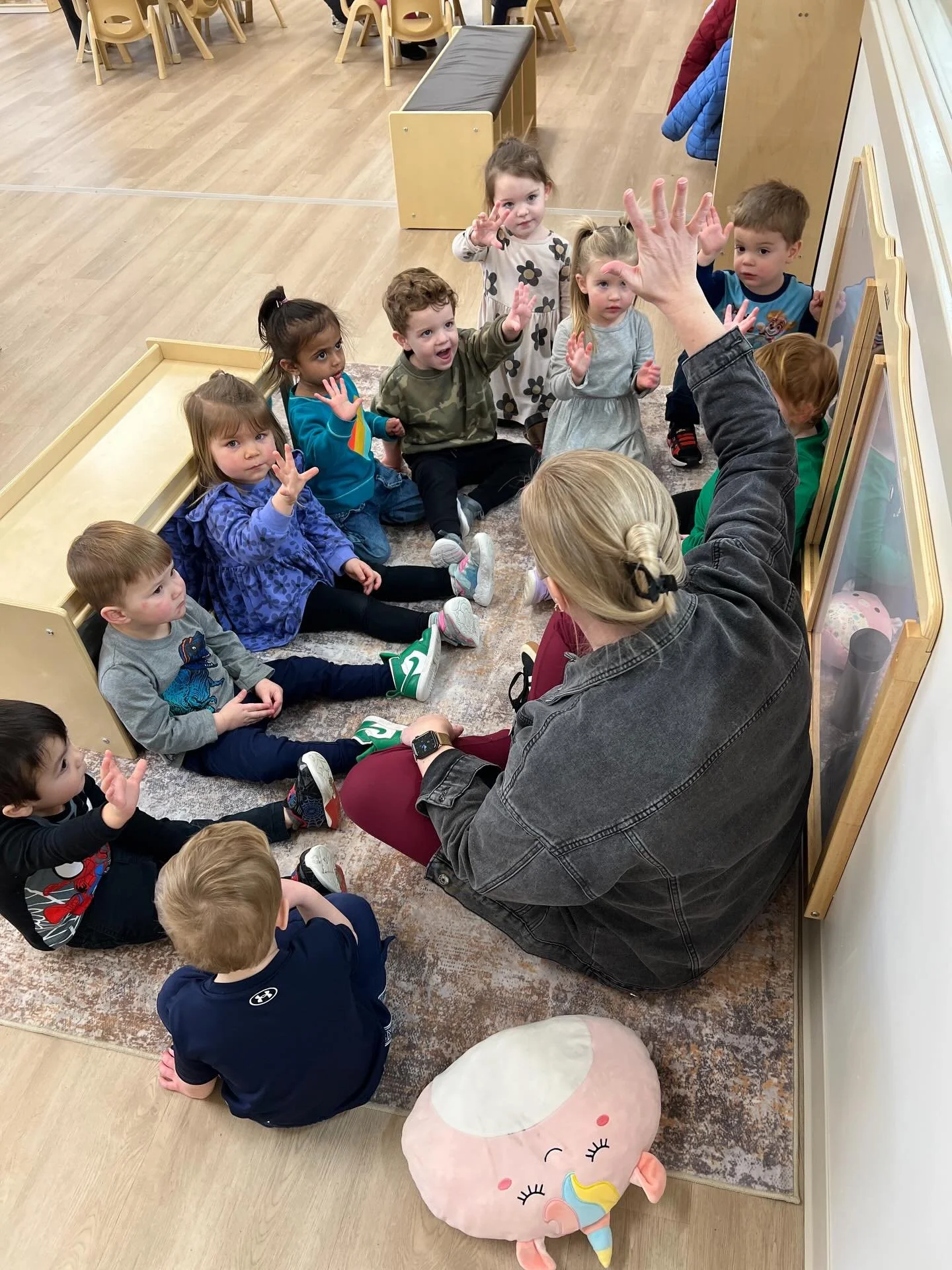 Five little monkeys. 🐒🐵🎶