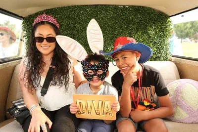 photo booth attendees