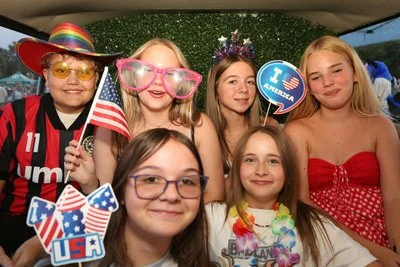 photo booth attendees