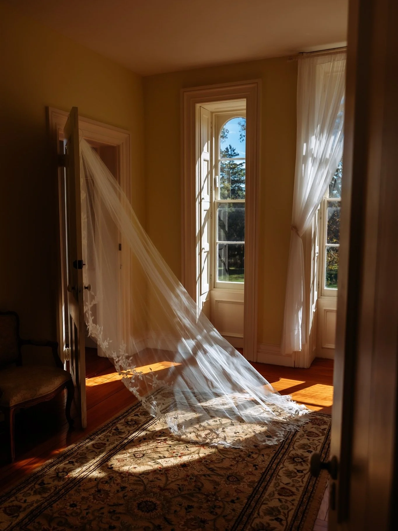 Giving this veil the moment it deserved. 

A few details captured on my last Associate wedding of 2025 for @seelyphotography_fleurdelees